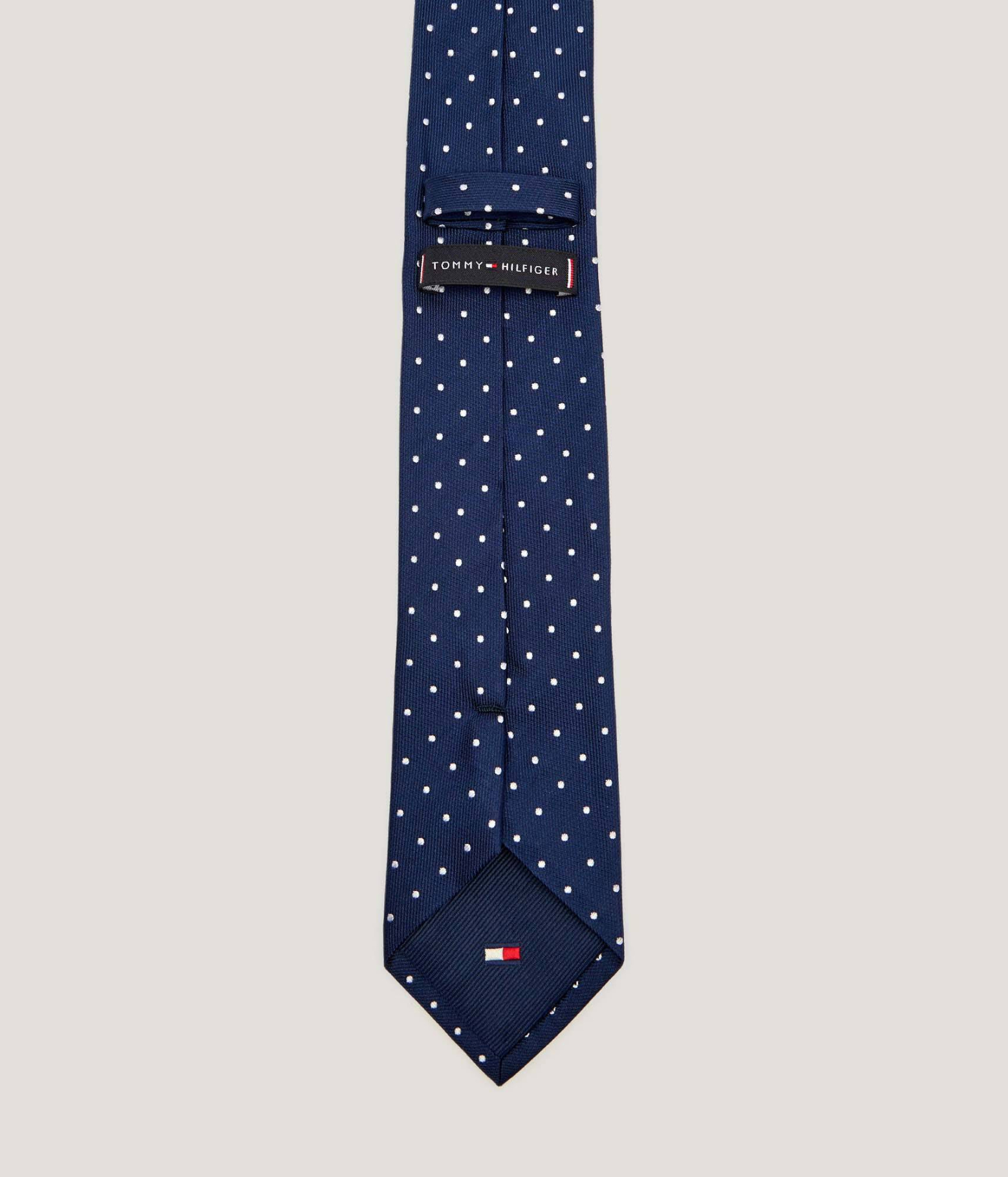 detail Tommy Hilfiger pánská tmavě modrá kravata