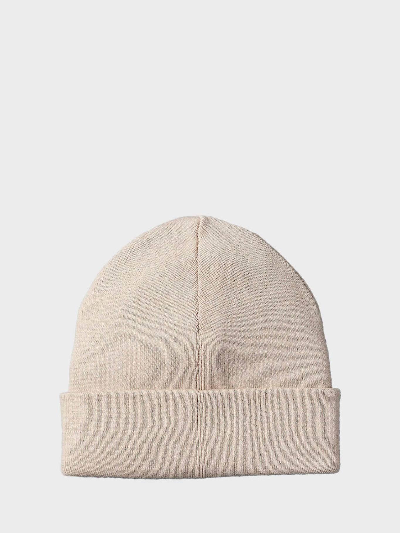 detail Calvin Klein pánská béžová čepice