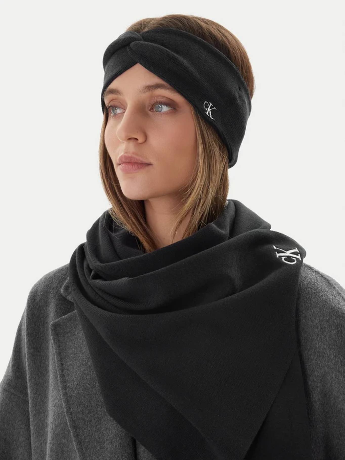 detail Calvin Klein dámská černá čelenka