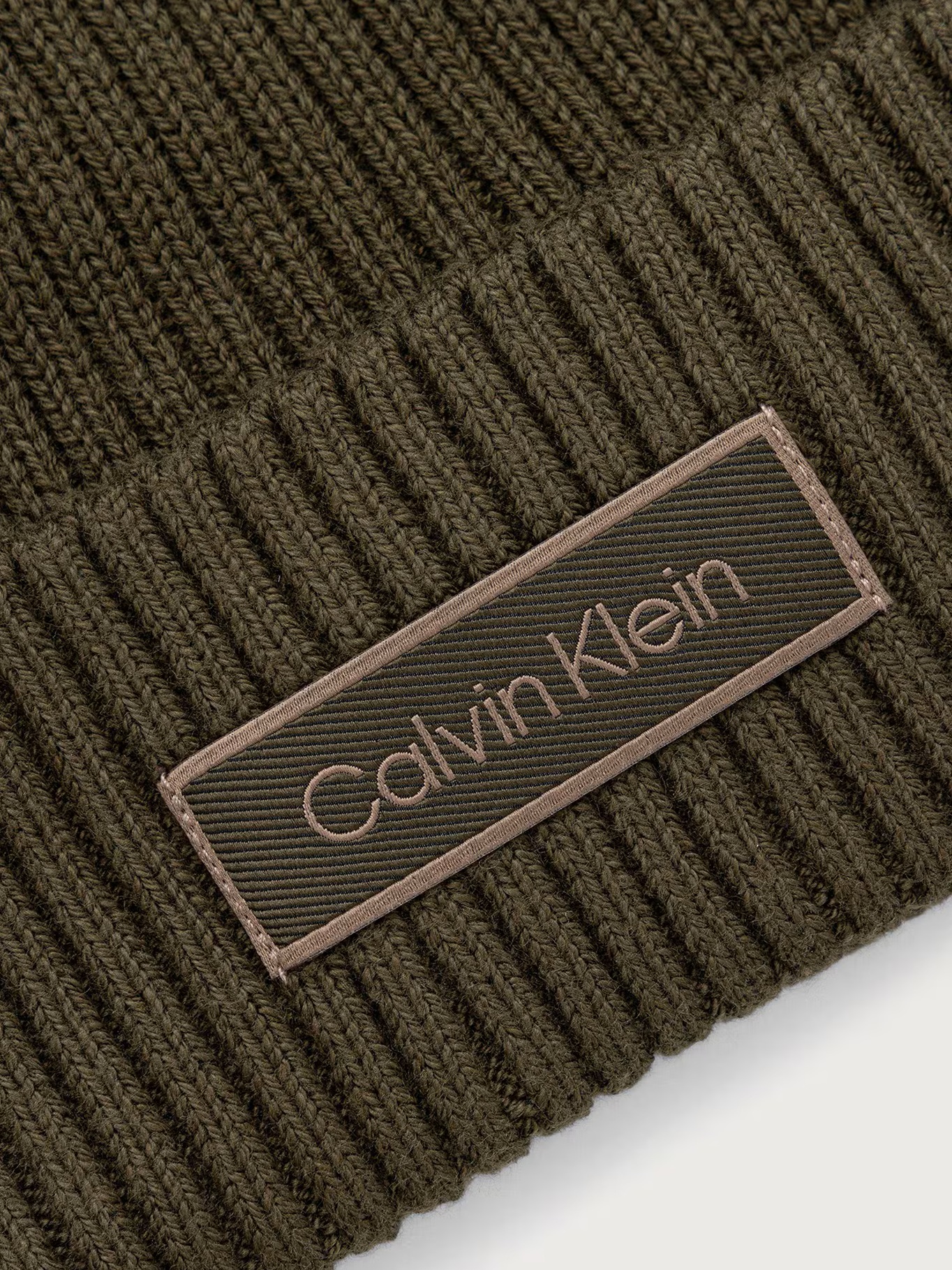 detail Calvin Klein pánská zelená čepice