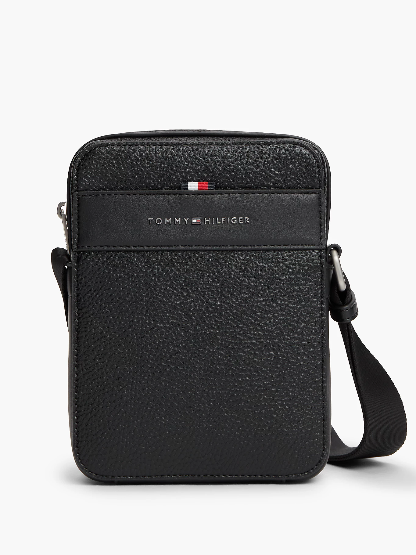 detail Tommy Hilfiger pánská černá taška přes rameno