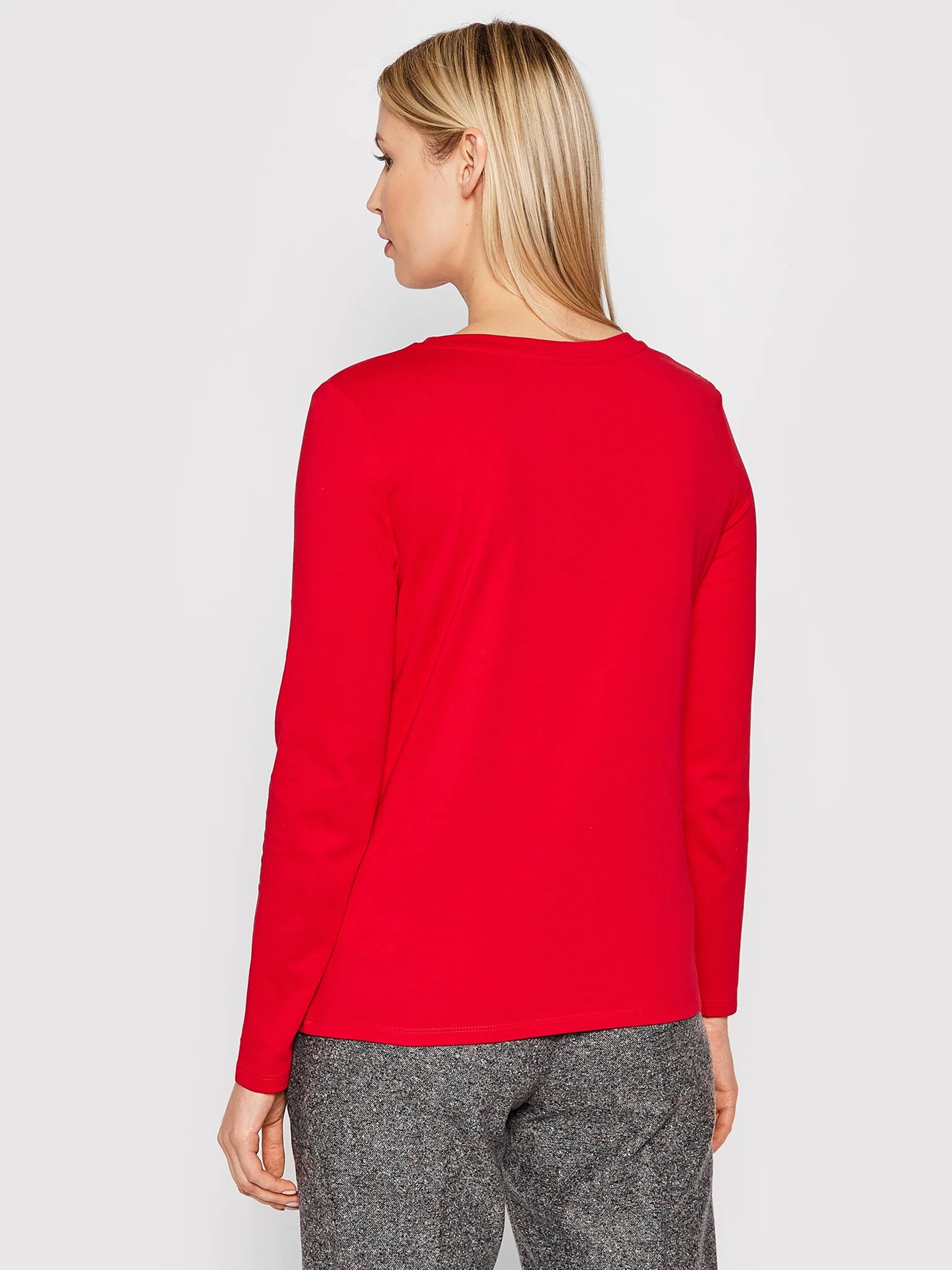 detail Tommy Hilfiger dámské červené tričko s dlouhým rukávem