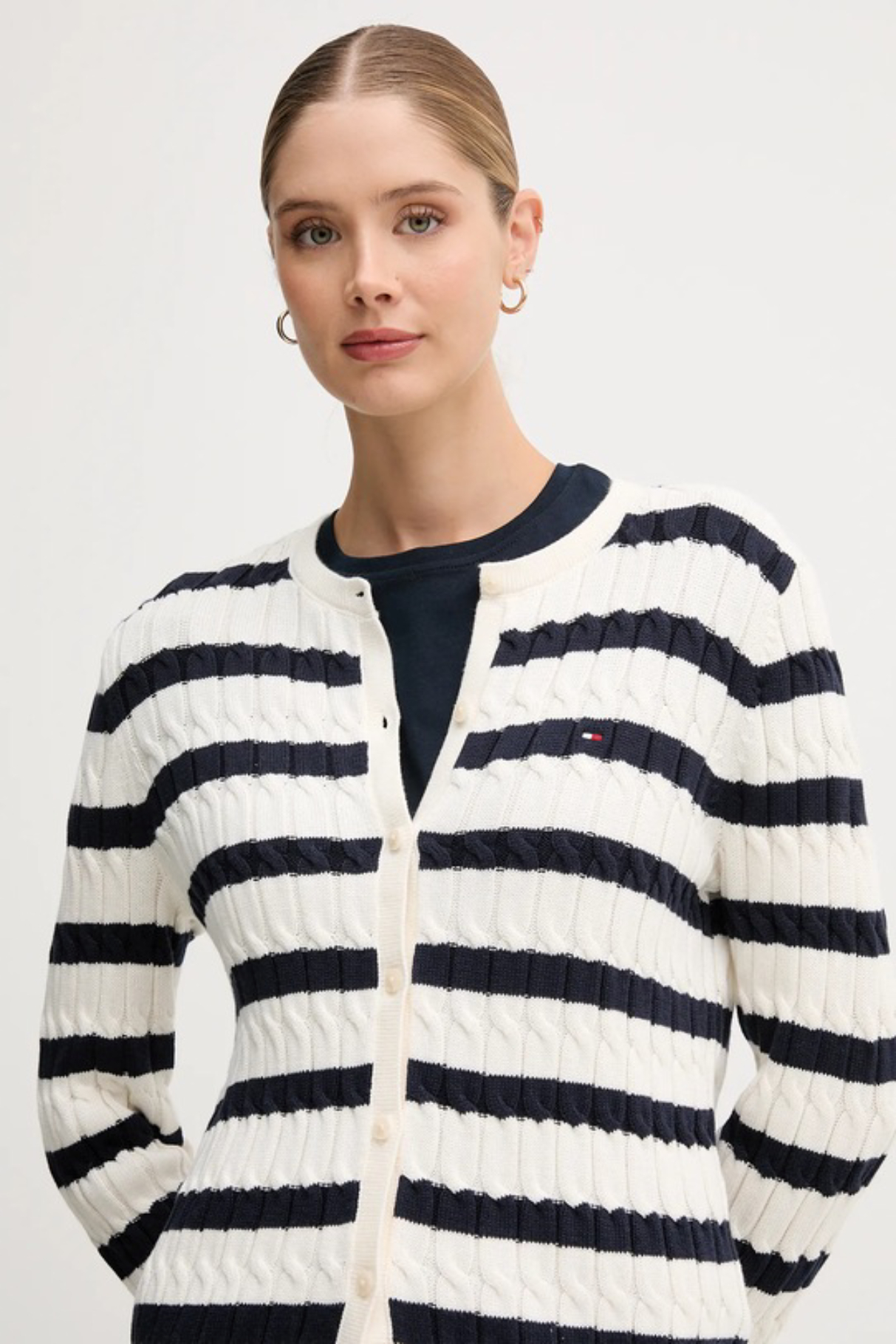 detail Tommy Hilfiger pruhovaný svetr