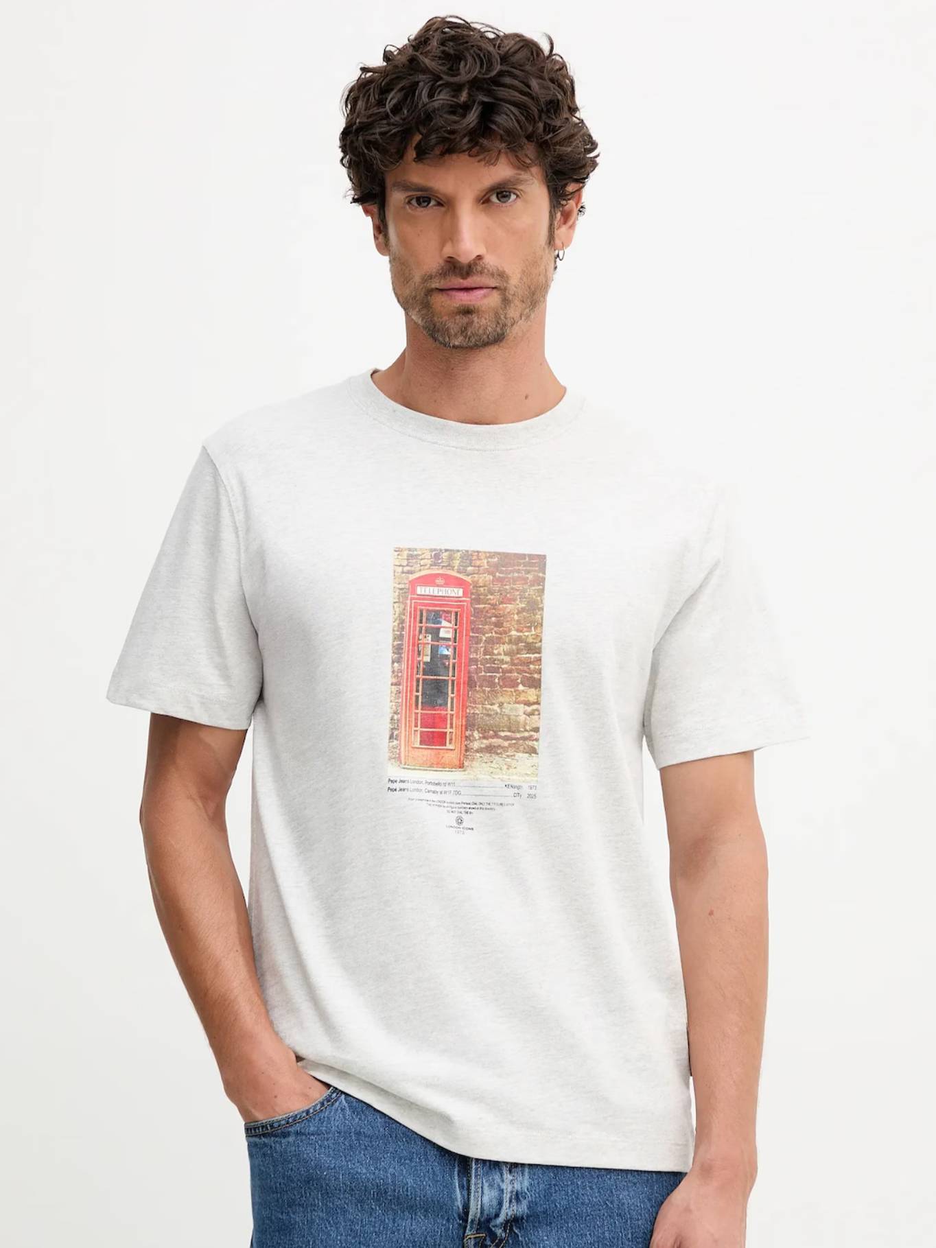 detail Pepe Jeans pánské světle šedé tričko.