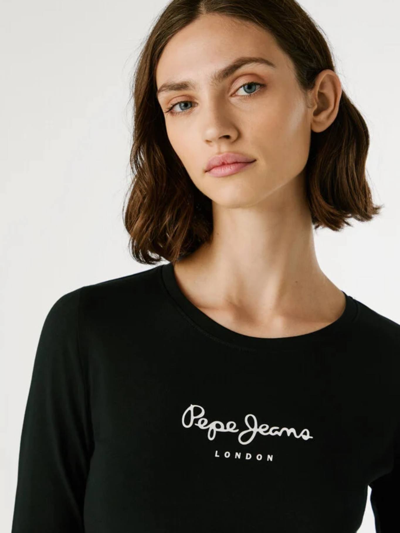 detail Pepe Jeans dámské černé tričko s dlouhým rukávem