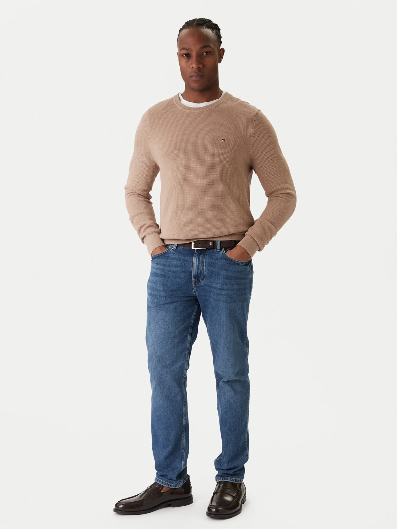 detail Tommy Hilfiger pánský béžový svetr