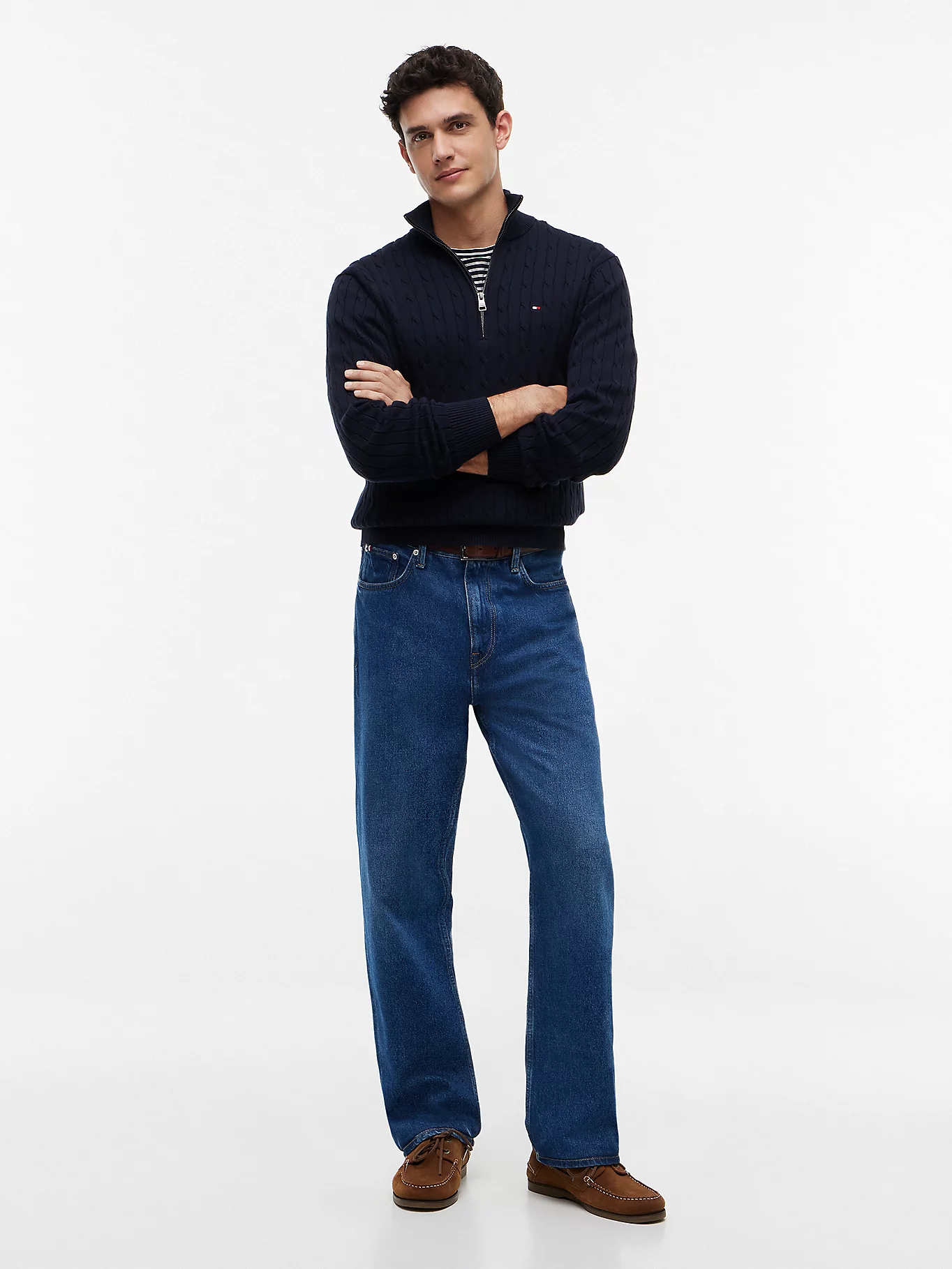 detail Tommy Hilfiger pánský tmavě modrý svetr