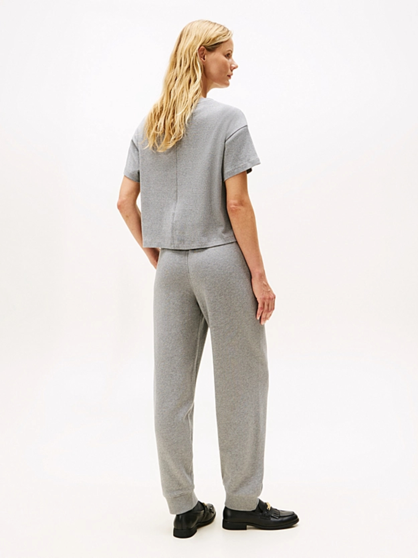 detail Tommy Hilfiger dámské šedé triko