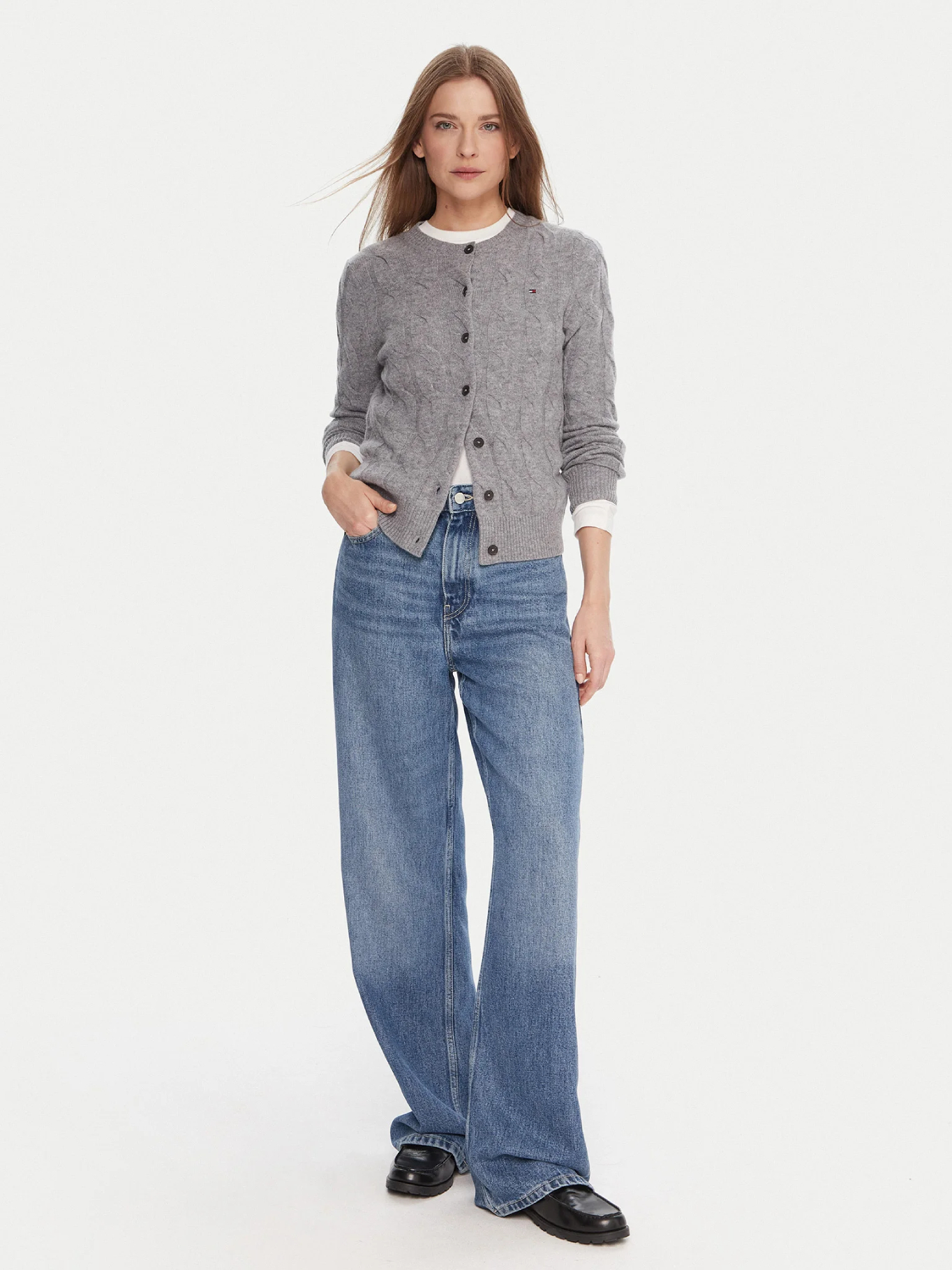 detail Tommy Hilfiger dámský šedý svetr