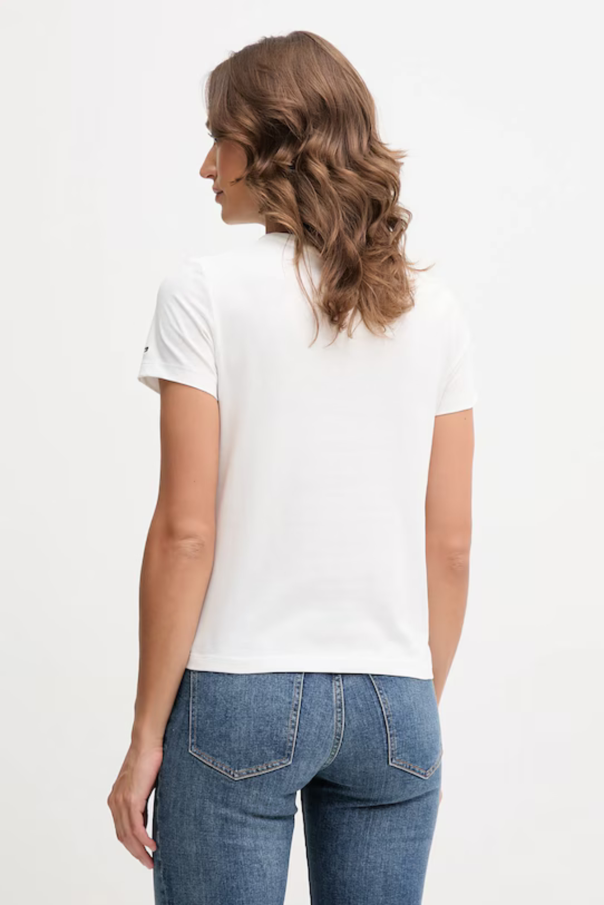 detail Tommy Hilfiger dámské bíle triko