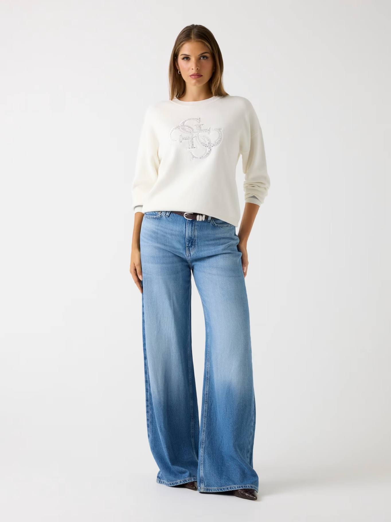 detail Guess dámský bílý svetr