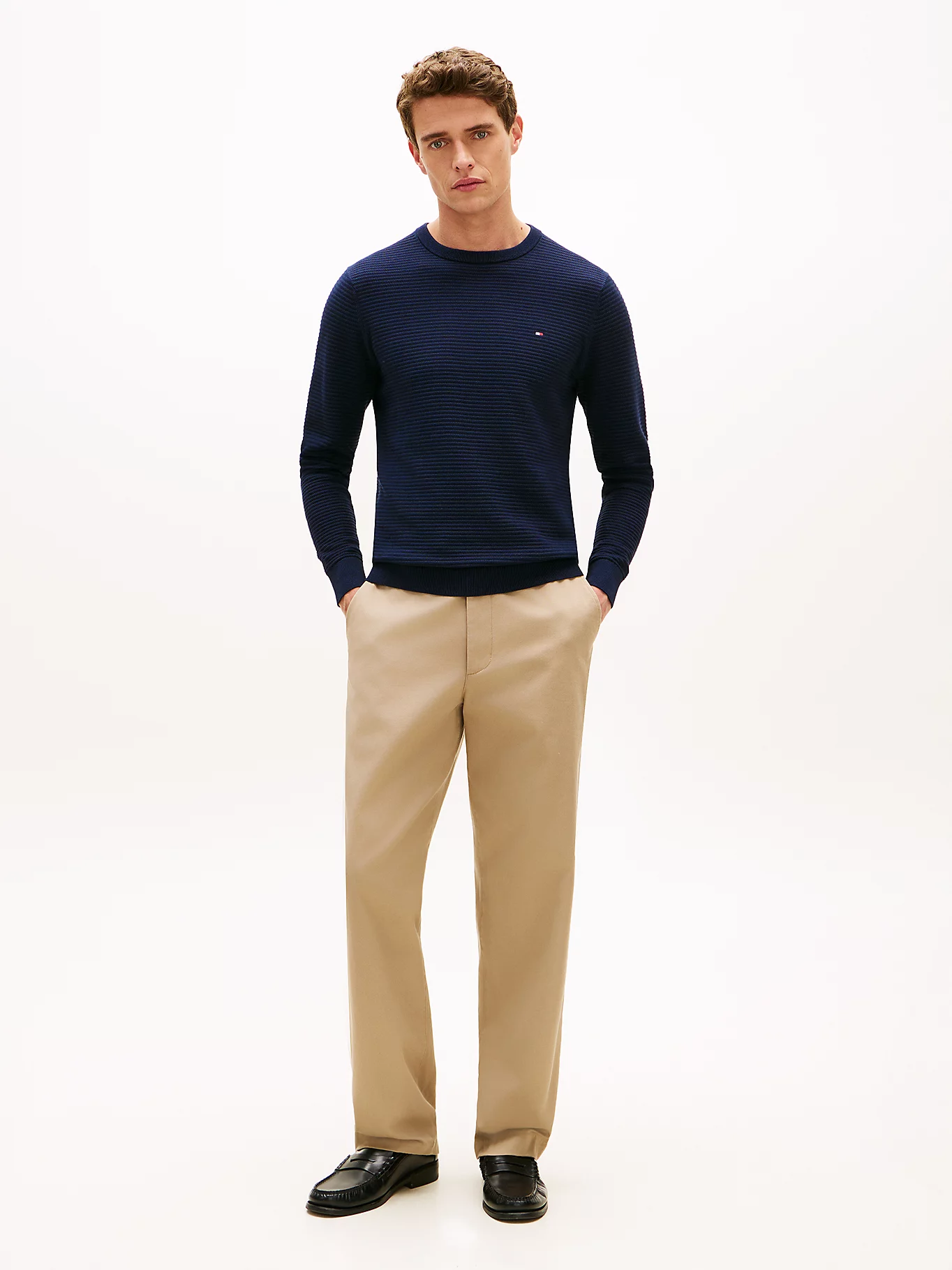 detail Tommy Hilfiger pánský tmavě modrý svetr