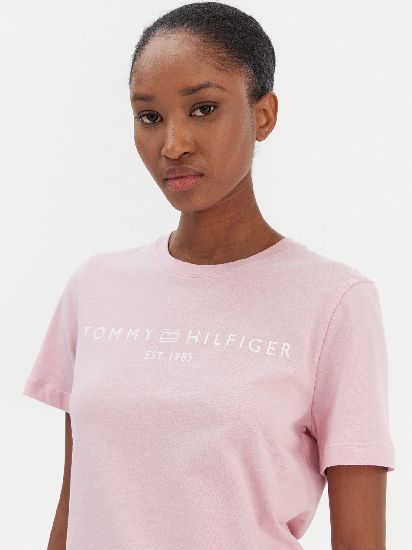 detail Tommy Hilfiger dámské růžové tričko