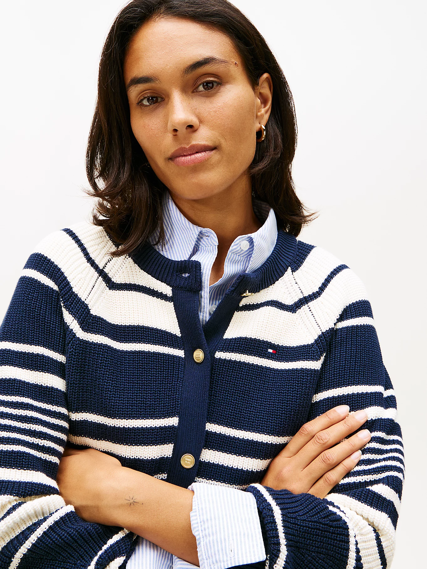 detail Tommy Hilfiger dámský pruhovaný svetr