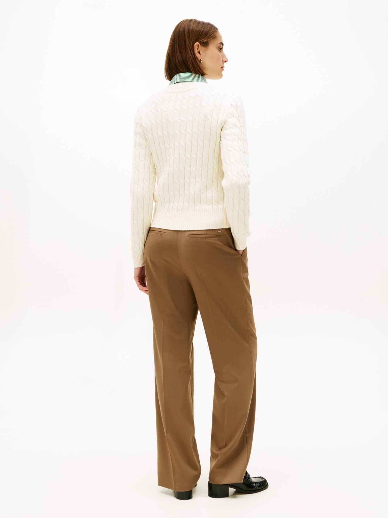 detail Tommy Hilfiger dámský krémový svetr