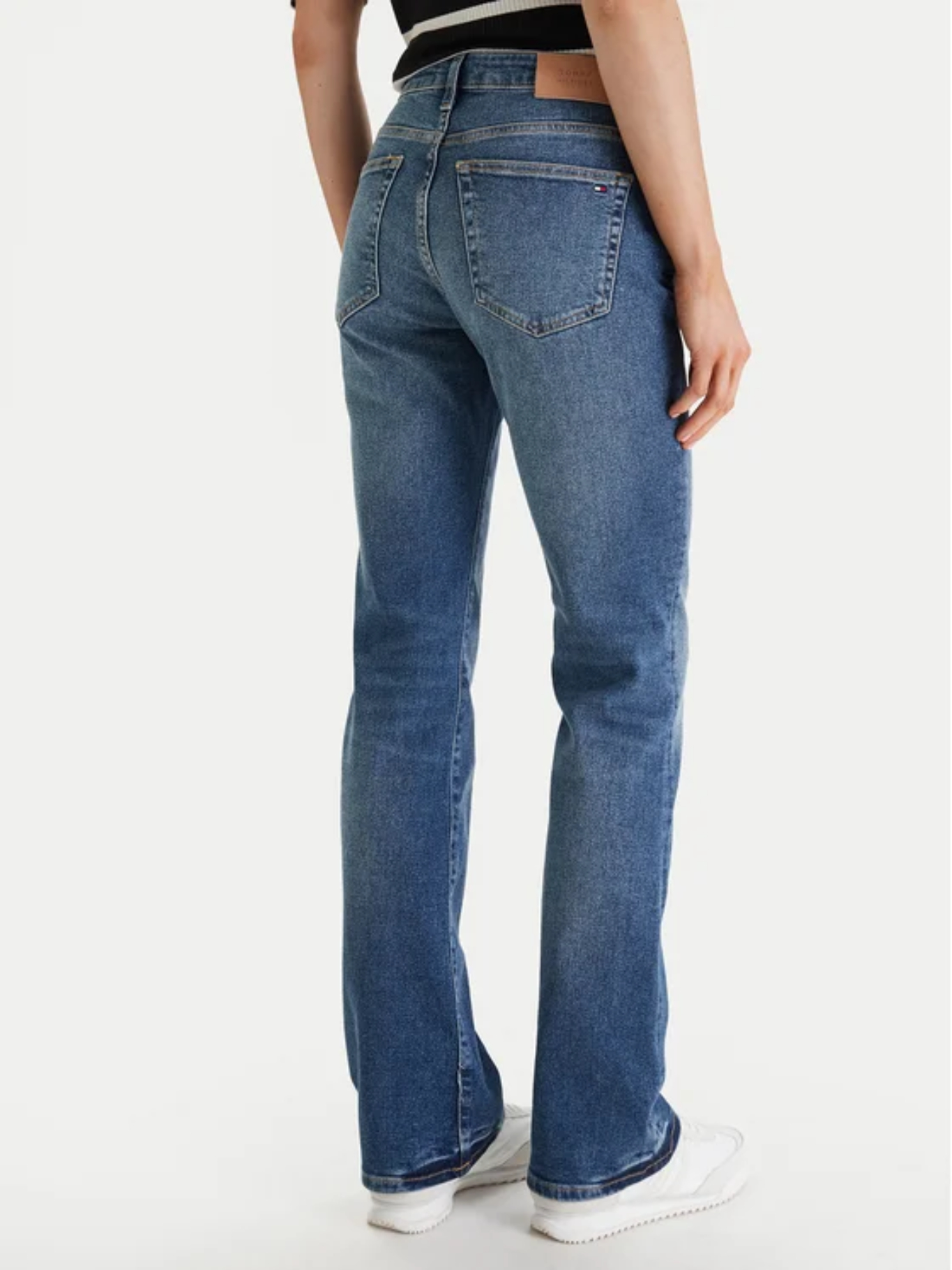 detail Tommy Hilfiger dámské modré džíny