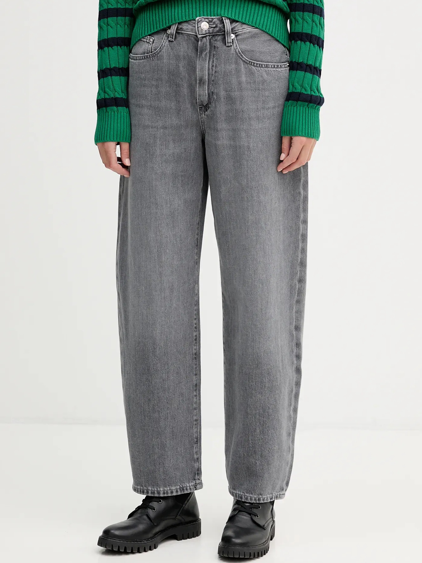 detail Tommy Hilfiger dámské šedé džíny