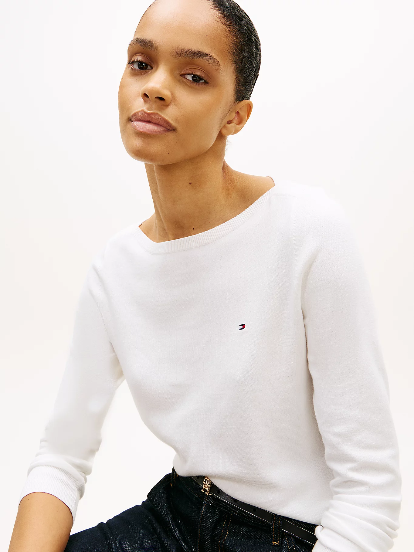 detail   Tommy Hilfiger dámský bílý svetr