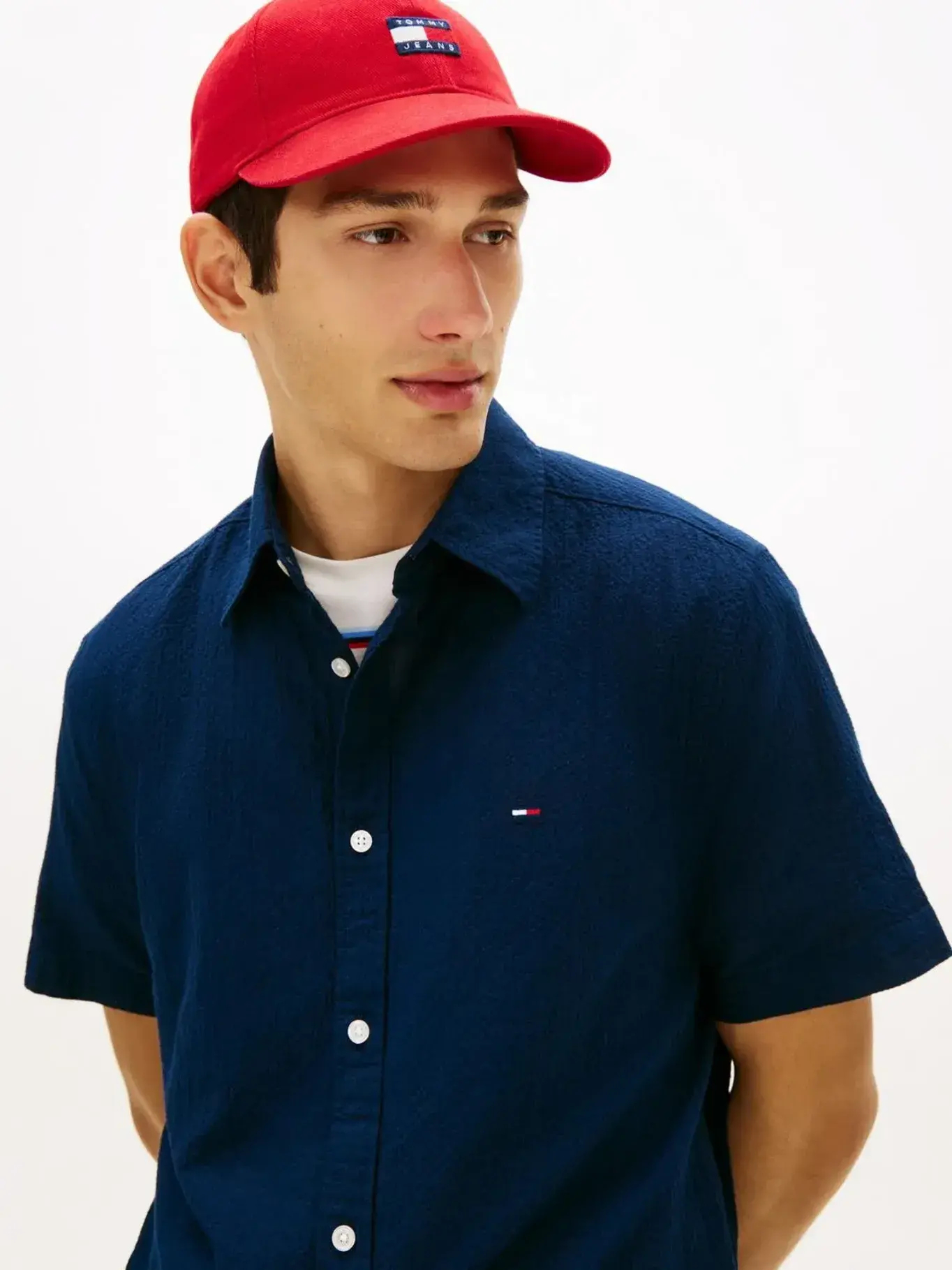 detail Tommy Jeans pánská tmavě modrá  košile
