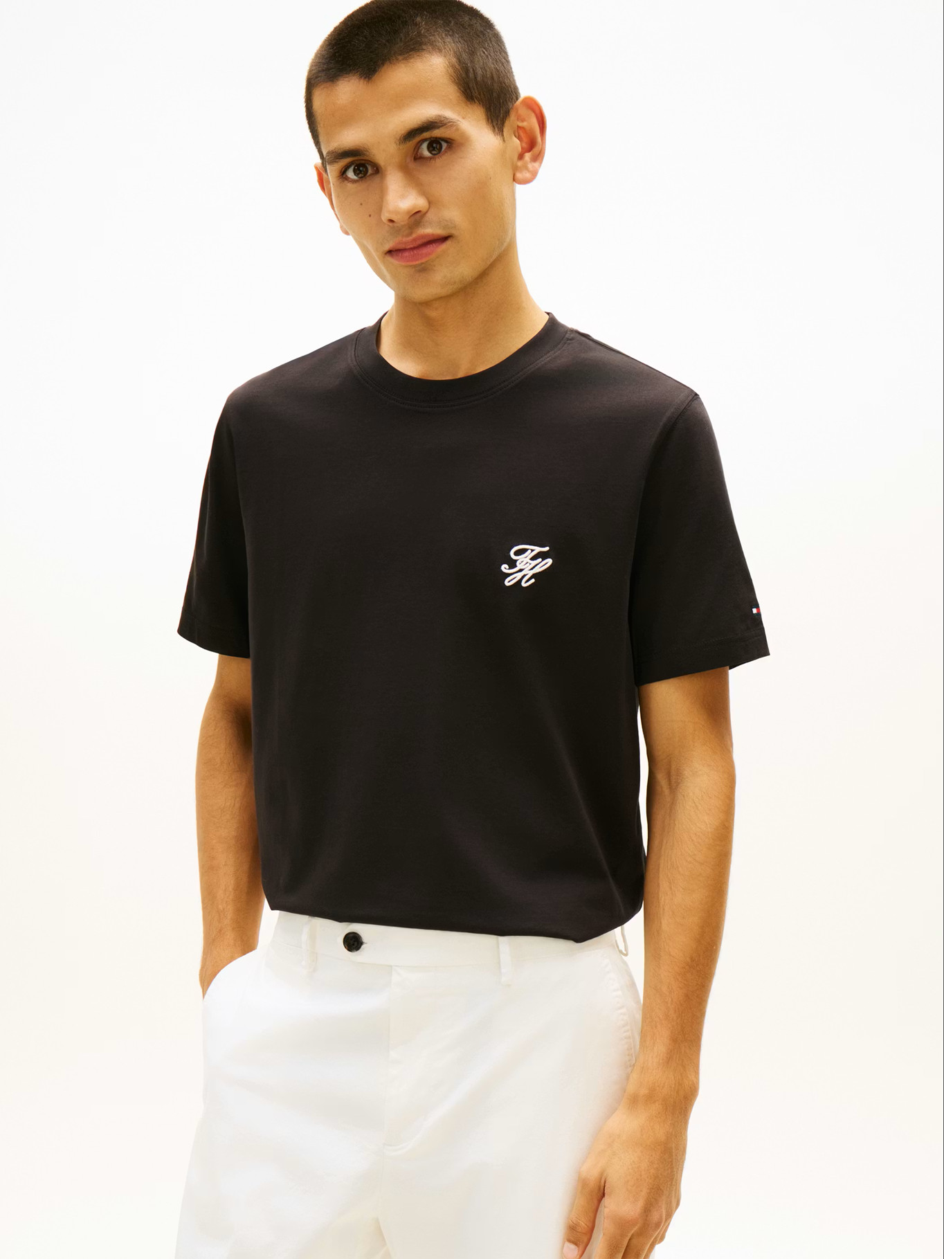 detail Tommy Hilfiger pánské černé tričko
