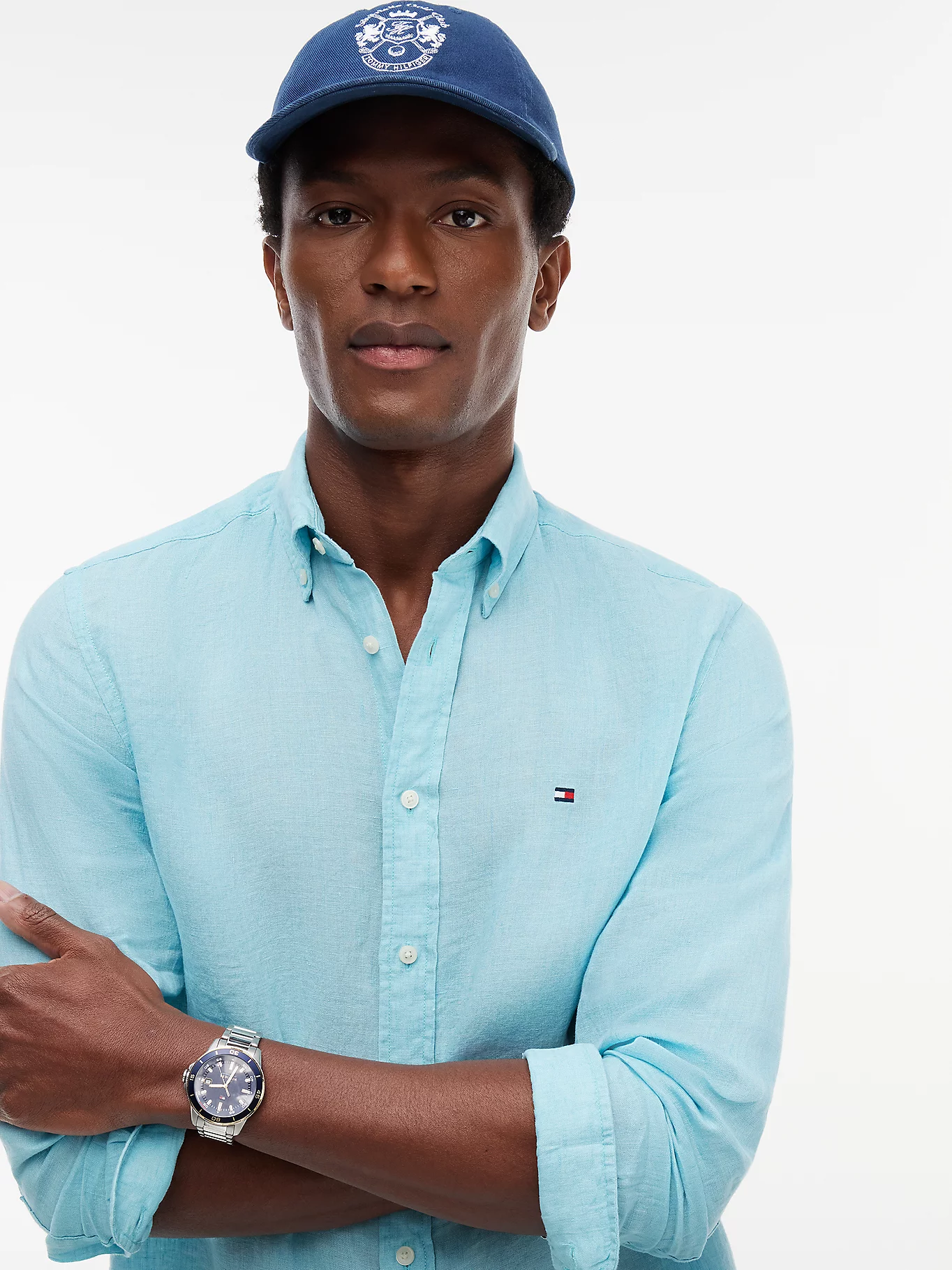 detail Tommy Hilfiger pánská světle modrá košile
