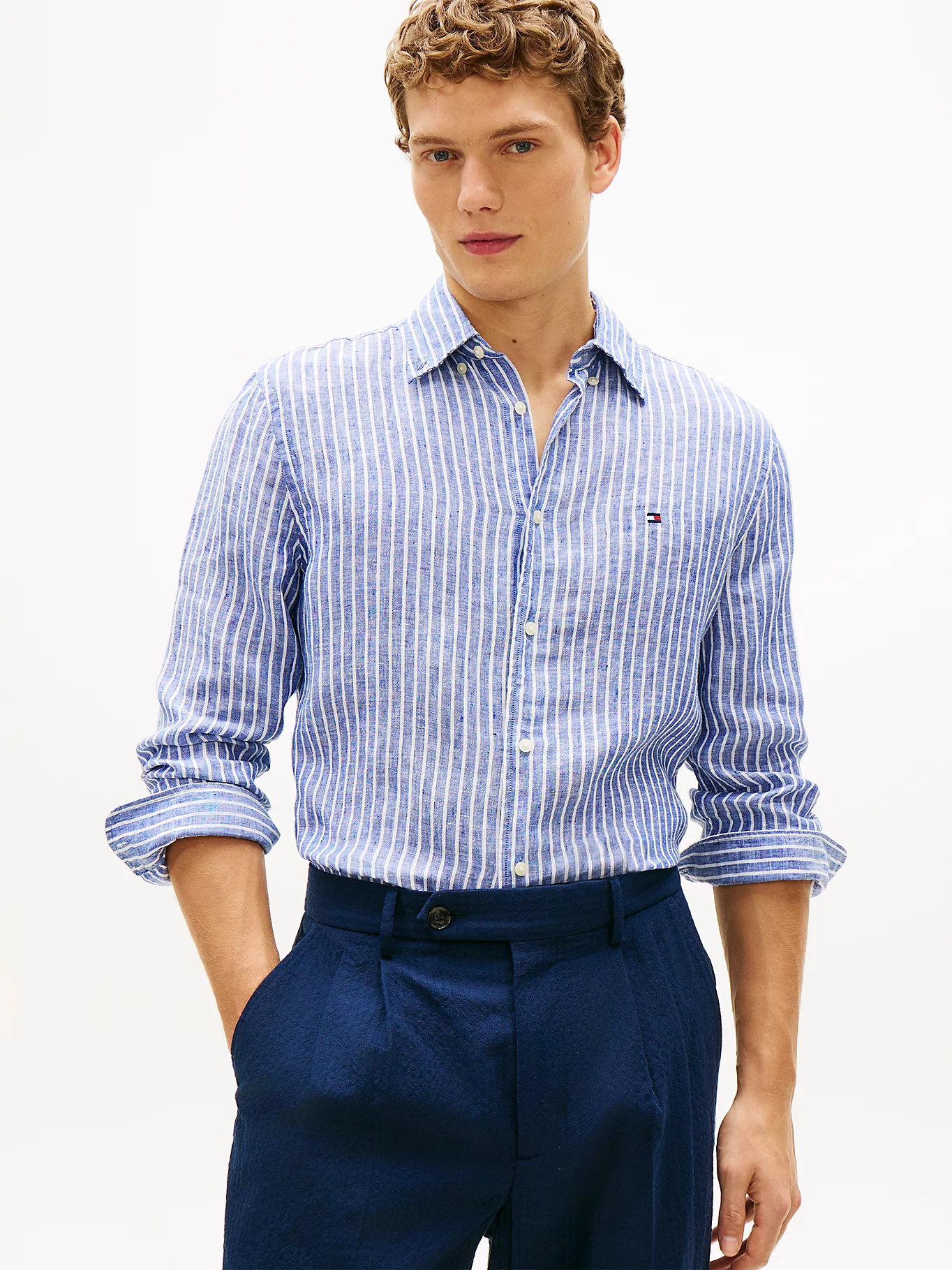 detail Tommy Hilfiger pánská pruhovaná lněná košile