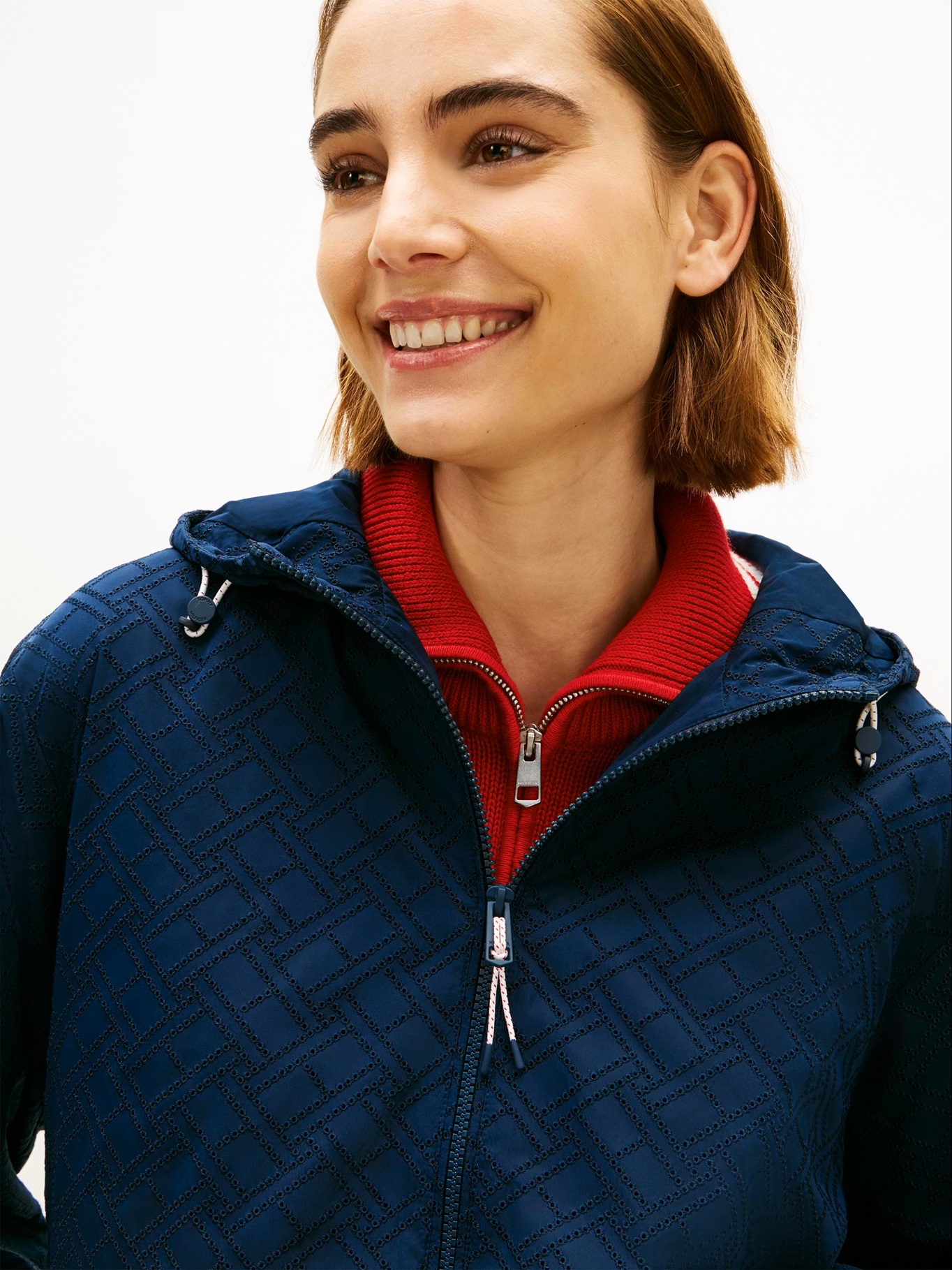 detail Tommy Hilfiger dámská tmavě modrá větrovka