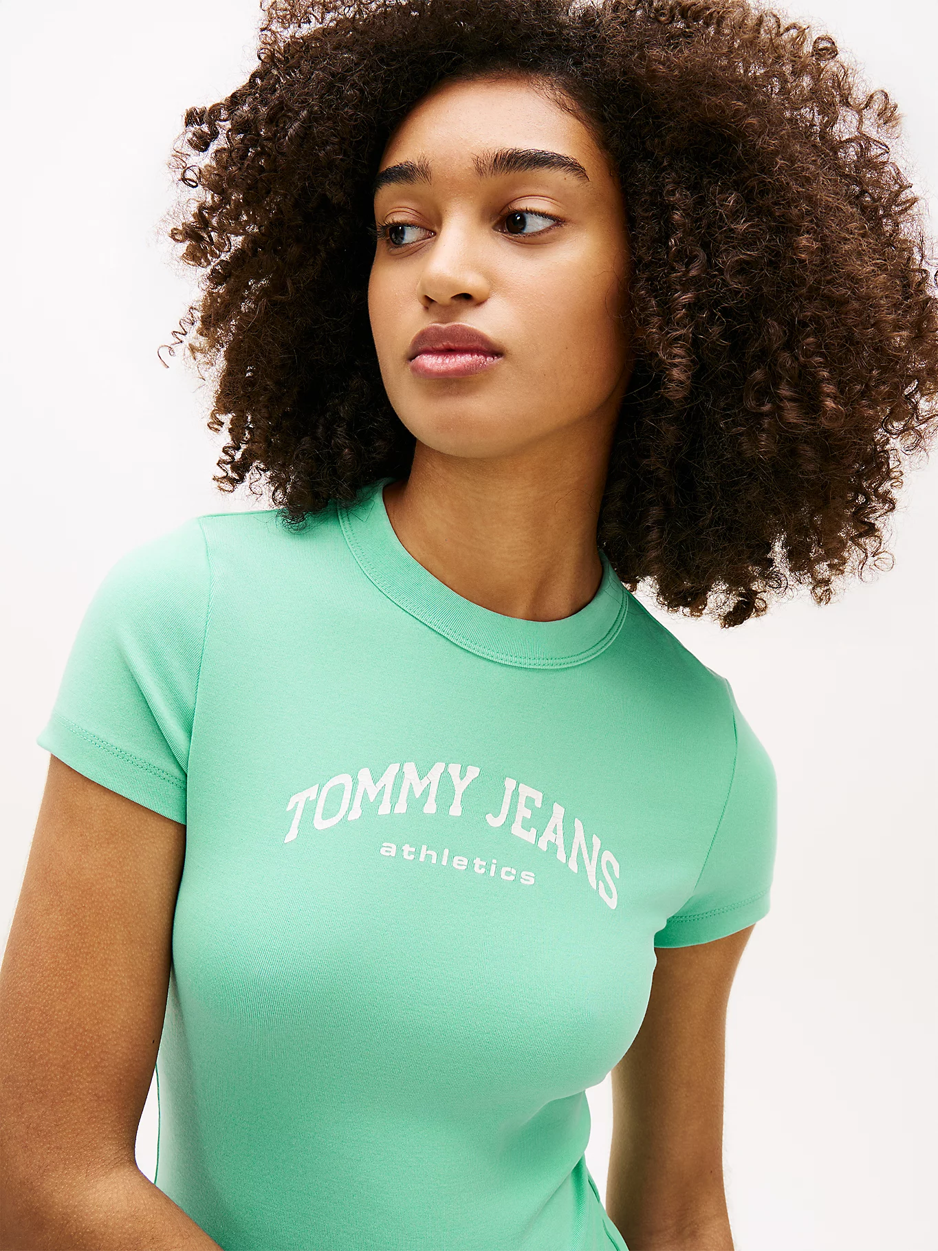 detail Tommy Jeans dámské zelené tričko