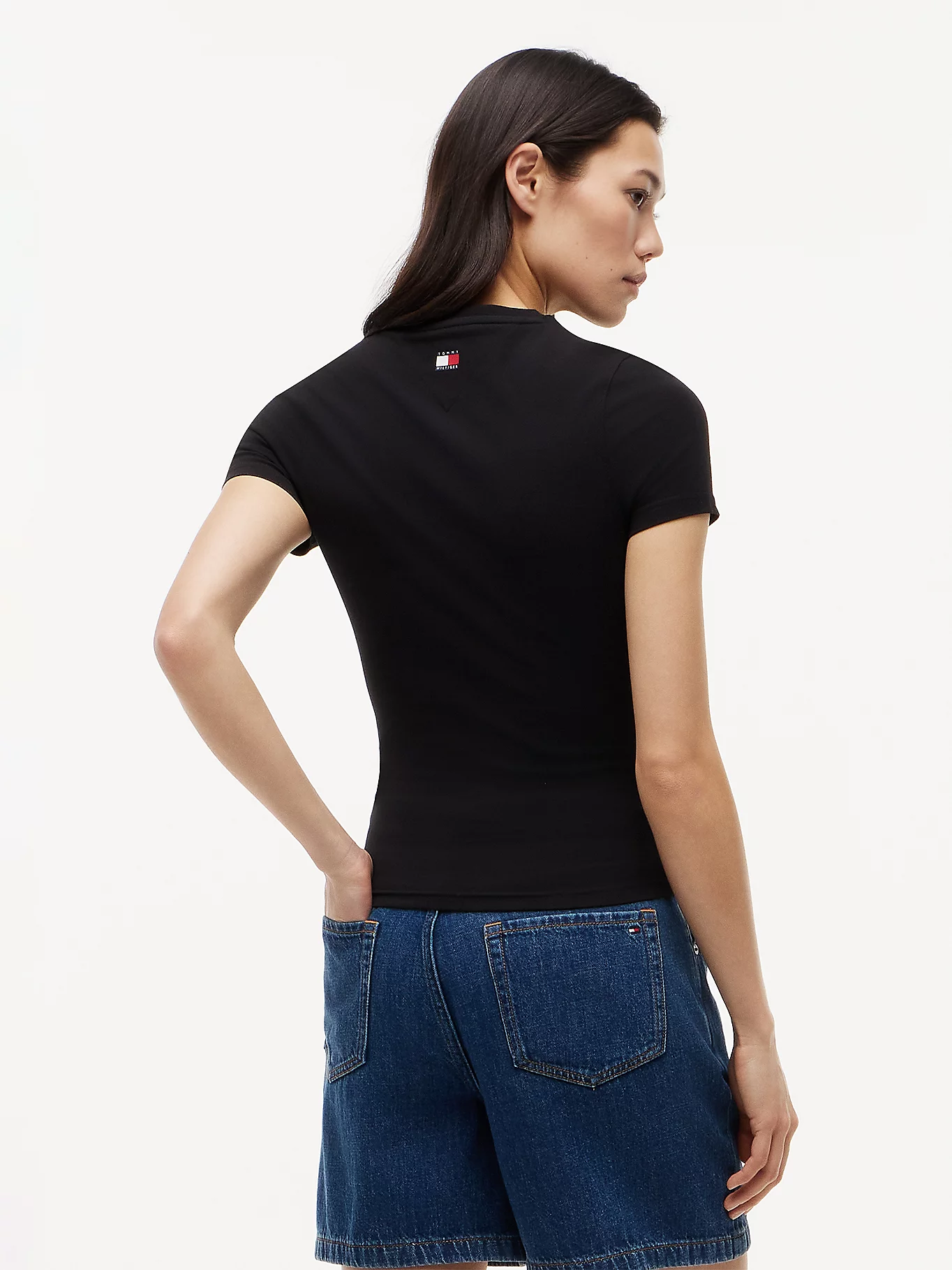 detail Tommy Hilfiger dámské černé tričko