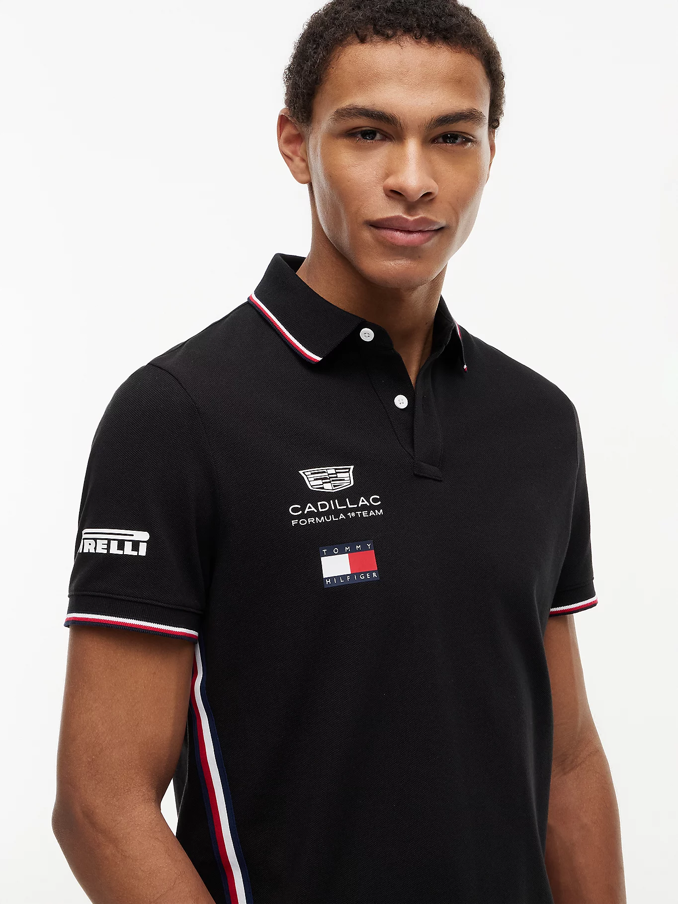detail Tommy Hilfiger pánské černé polo tričko
