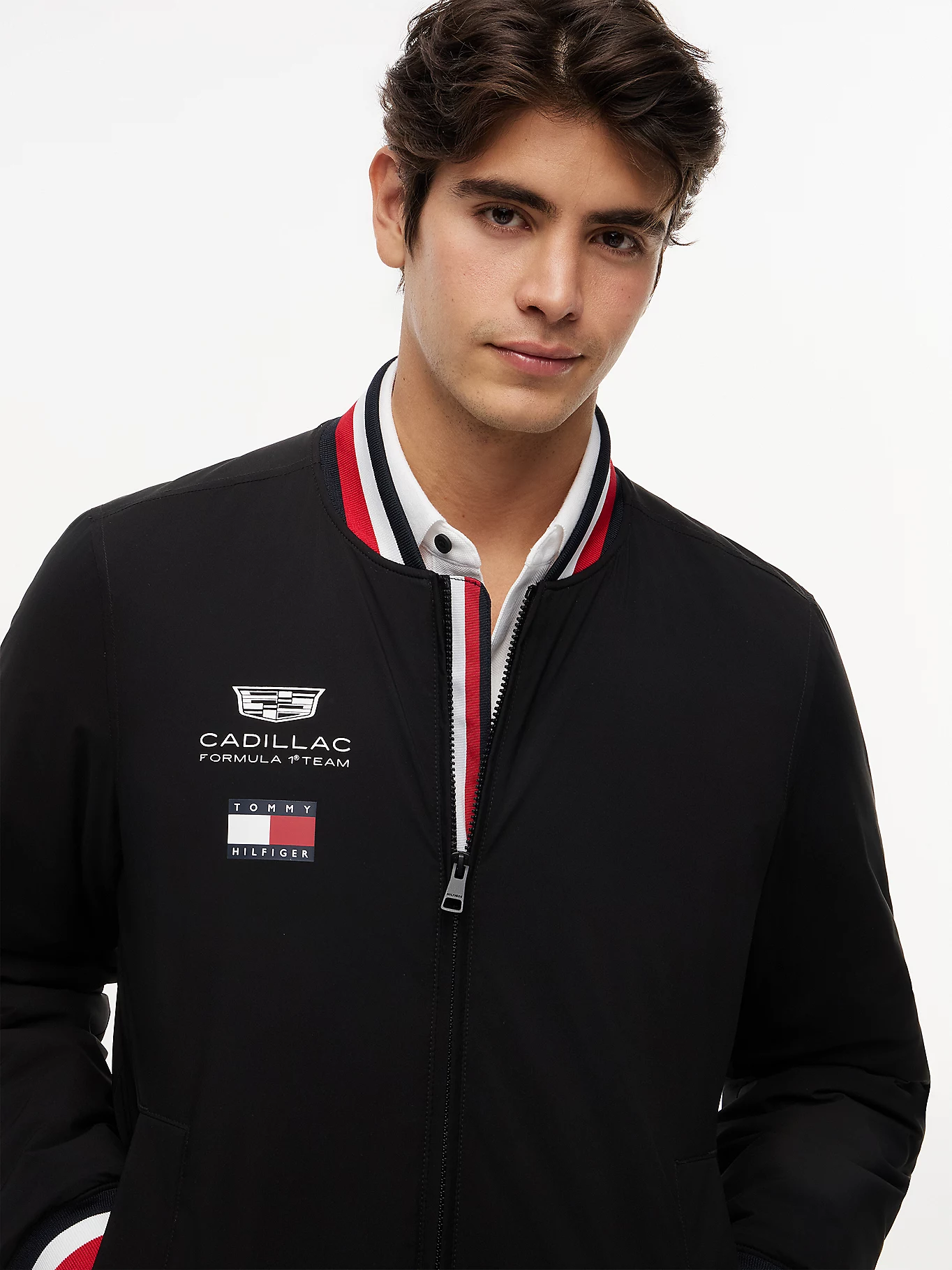 detail Tommy Hilfiger pánský černý bomber