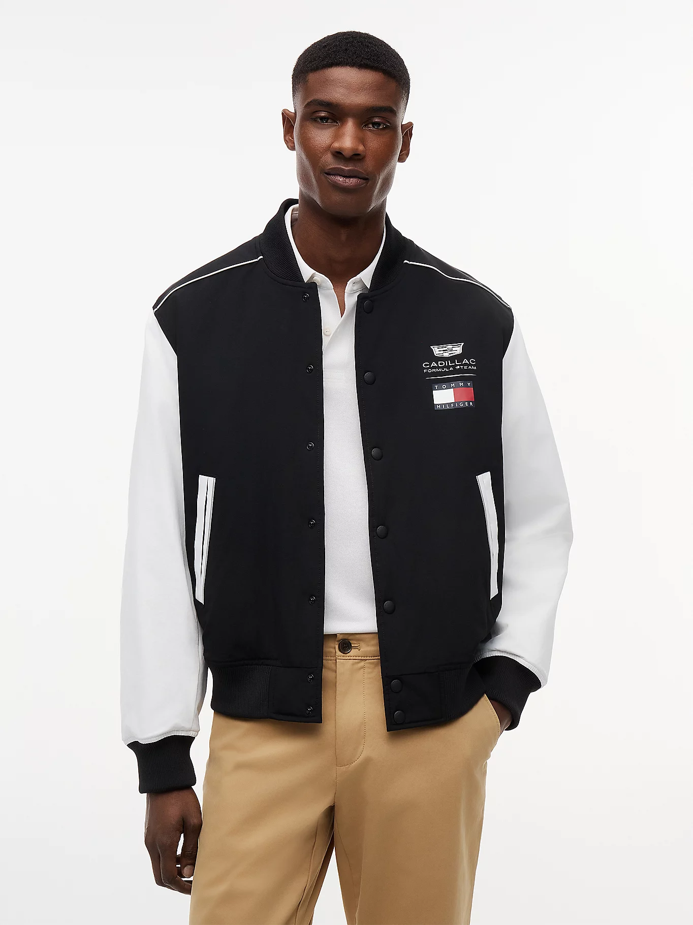 detail Tommy Hilfiger pánský černobílý bomber
