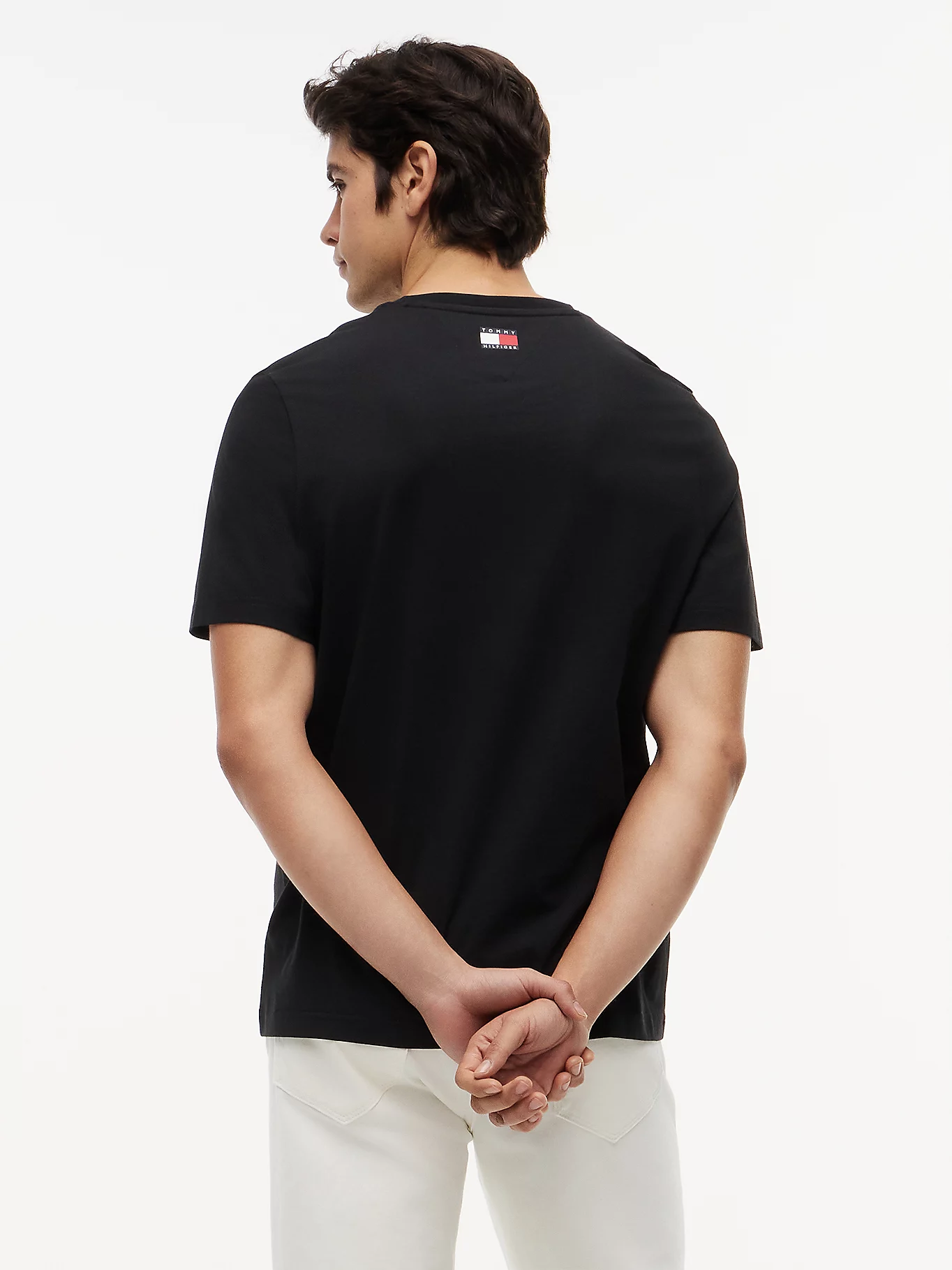 detail Tommy Hilfiger pánské černé tričko