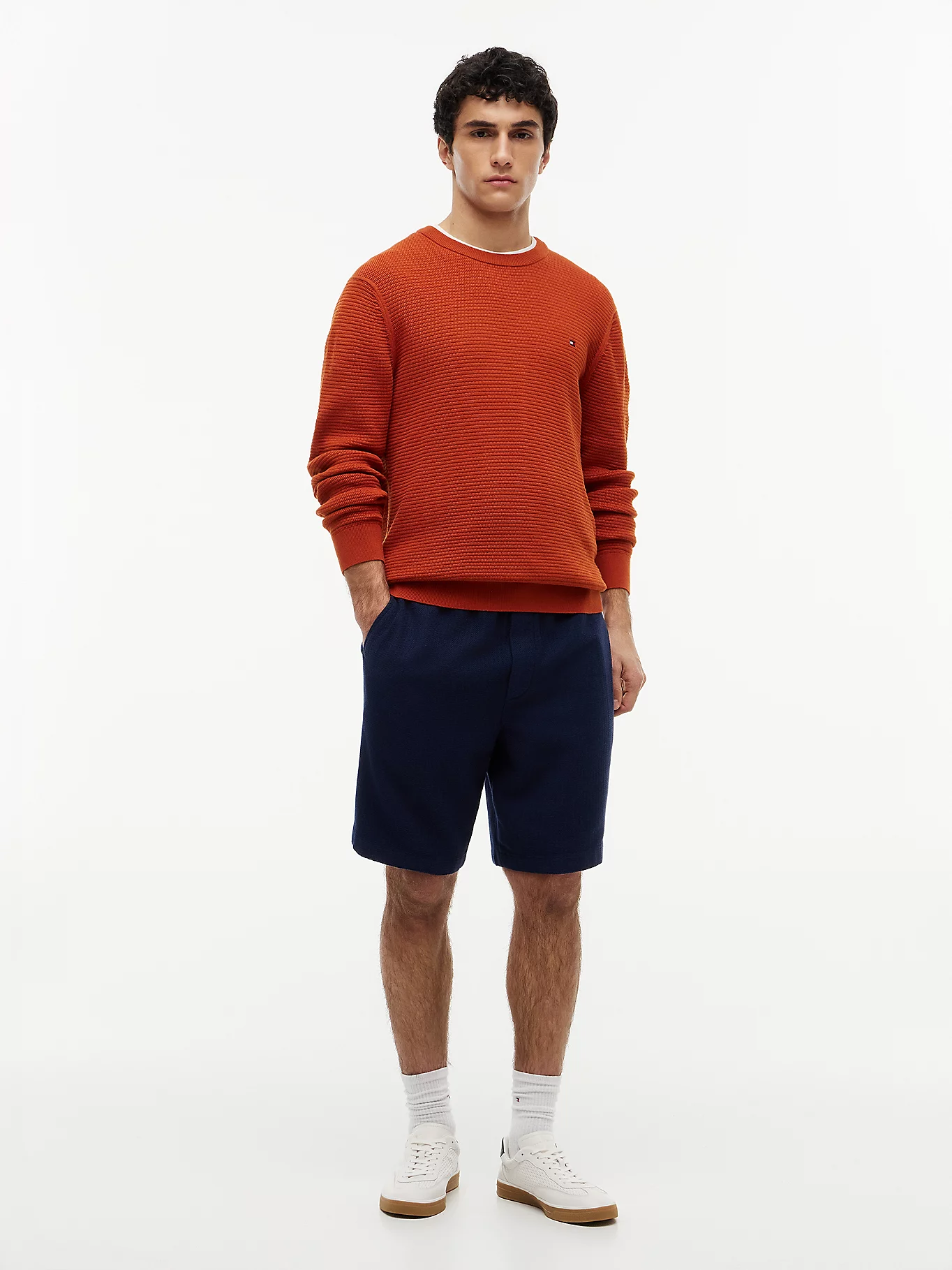 detail Tommy Hilfiger pánský oranžový svetr