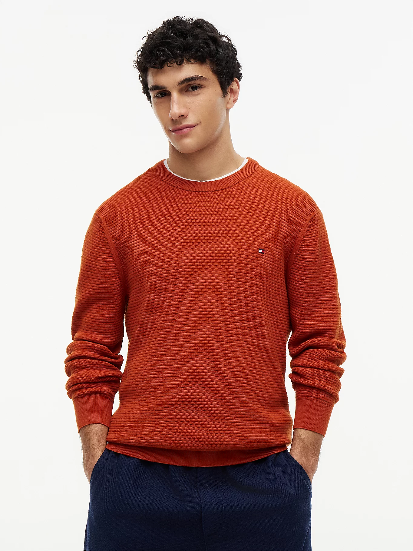 detail Tommy Hilfiger pánský oranžový svetr