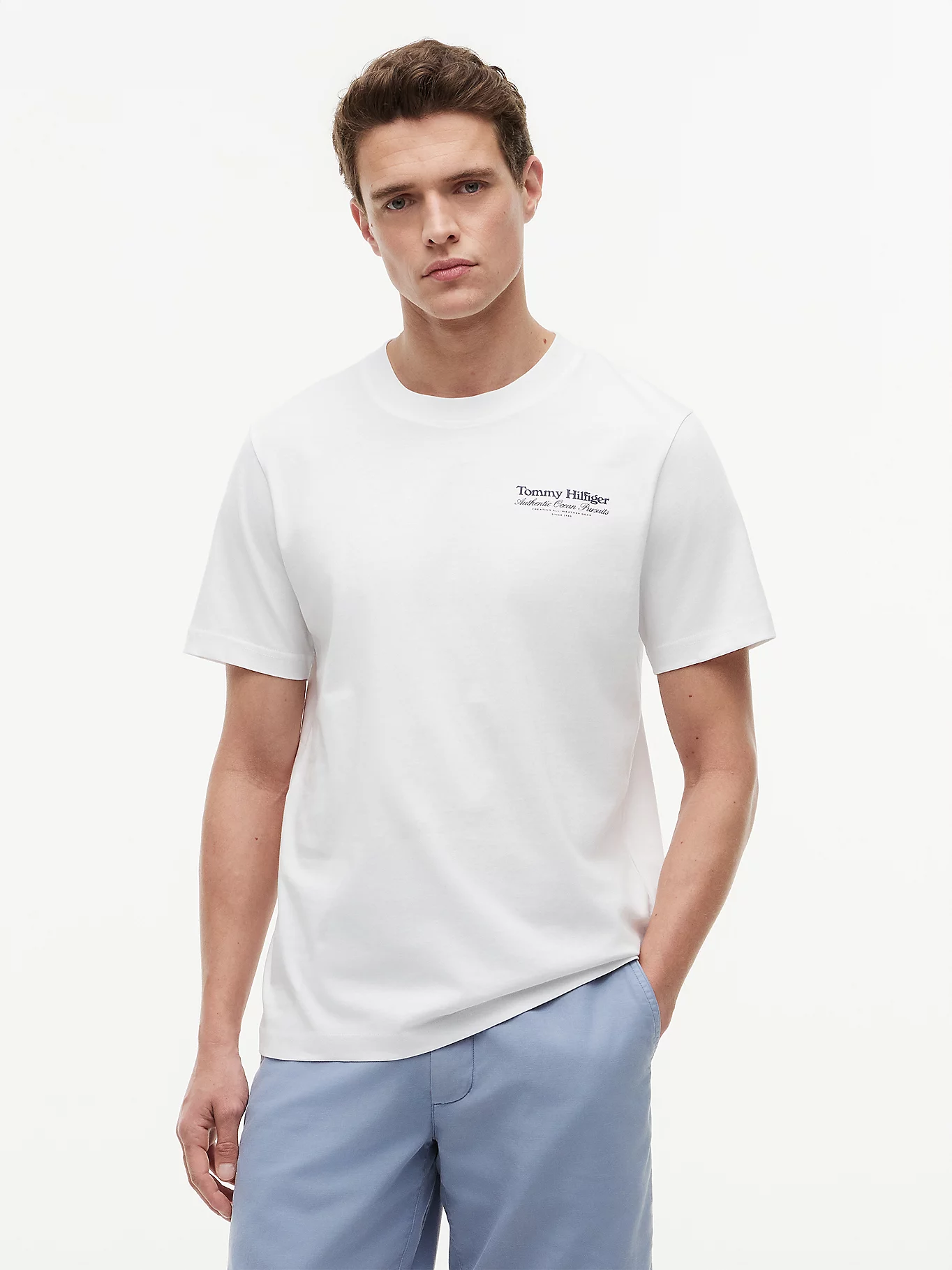 detail Tommy Hilfiger pánské bílé tričko