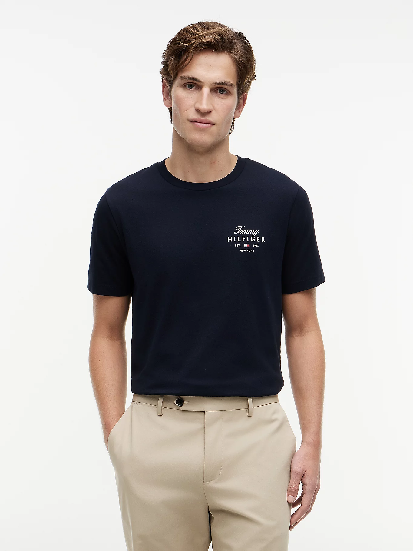 detail Tommy Hilfiger pánské tmavě modré tričko