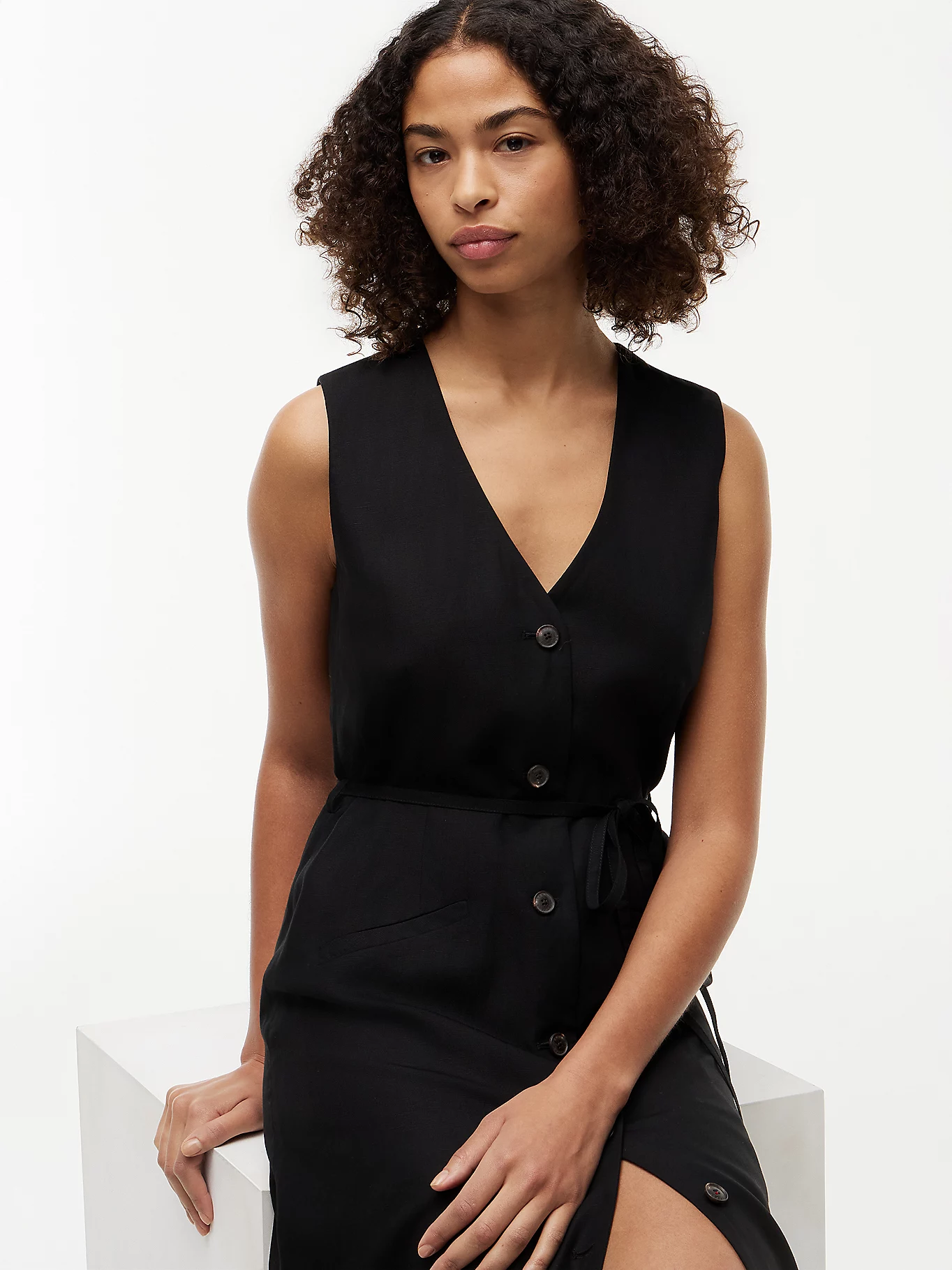 detail Tommy Hilfiger dámské černé šaty