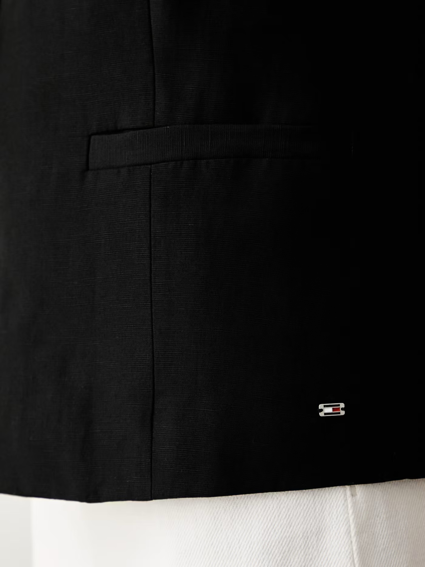 detail Tommy Hilfiger dámská černá vesta