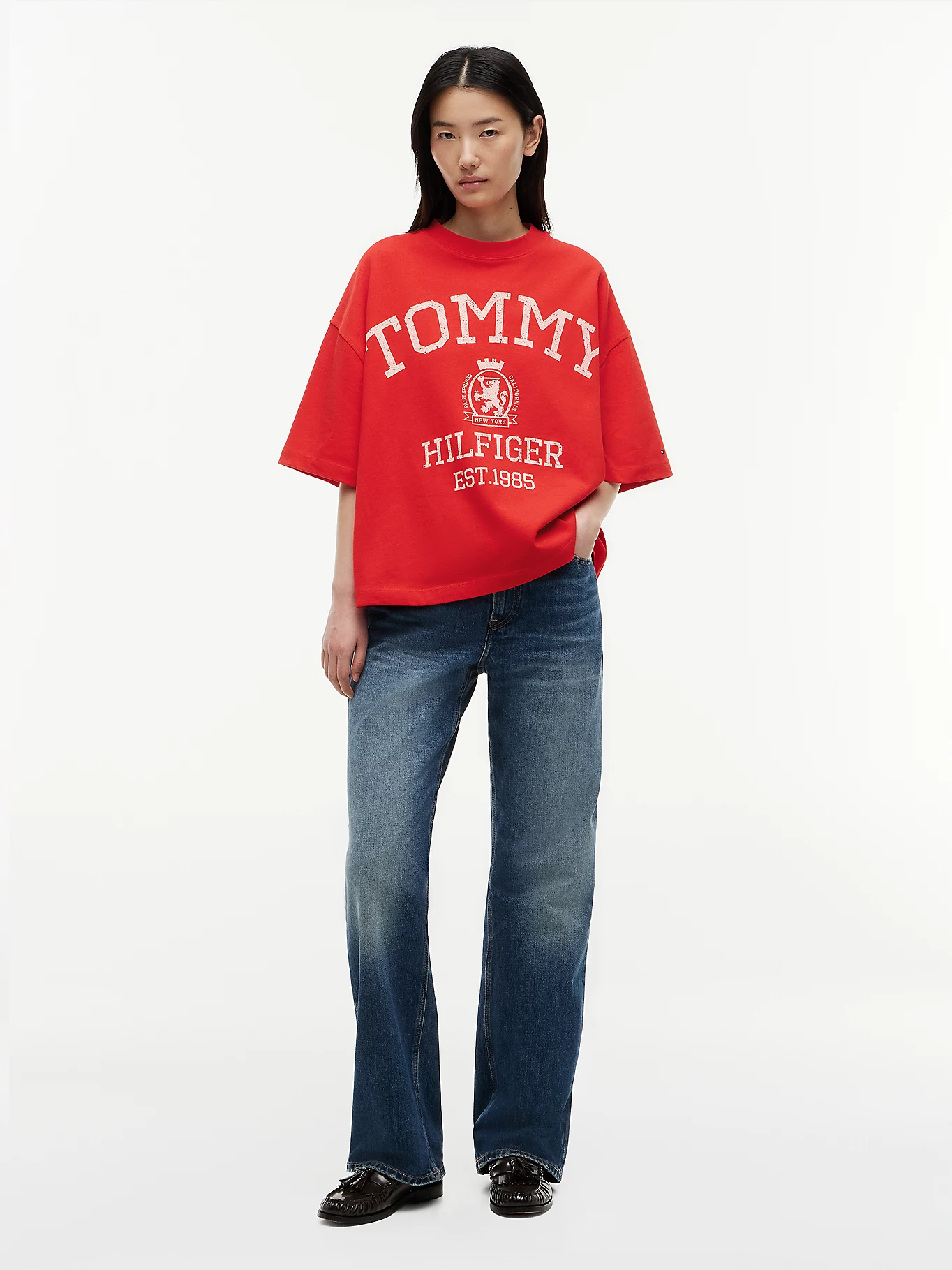detail Tommy Hilfiger dámské červené tričko