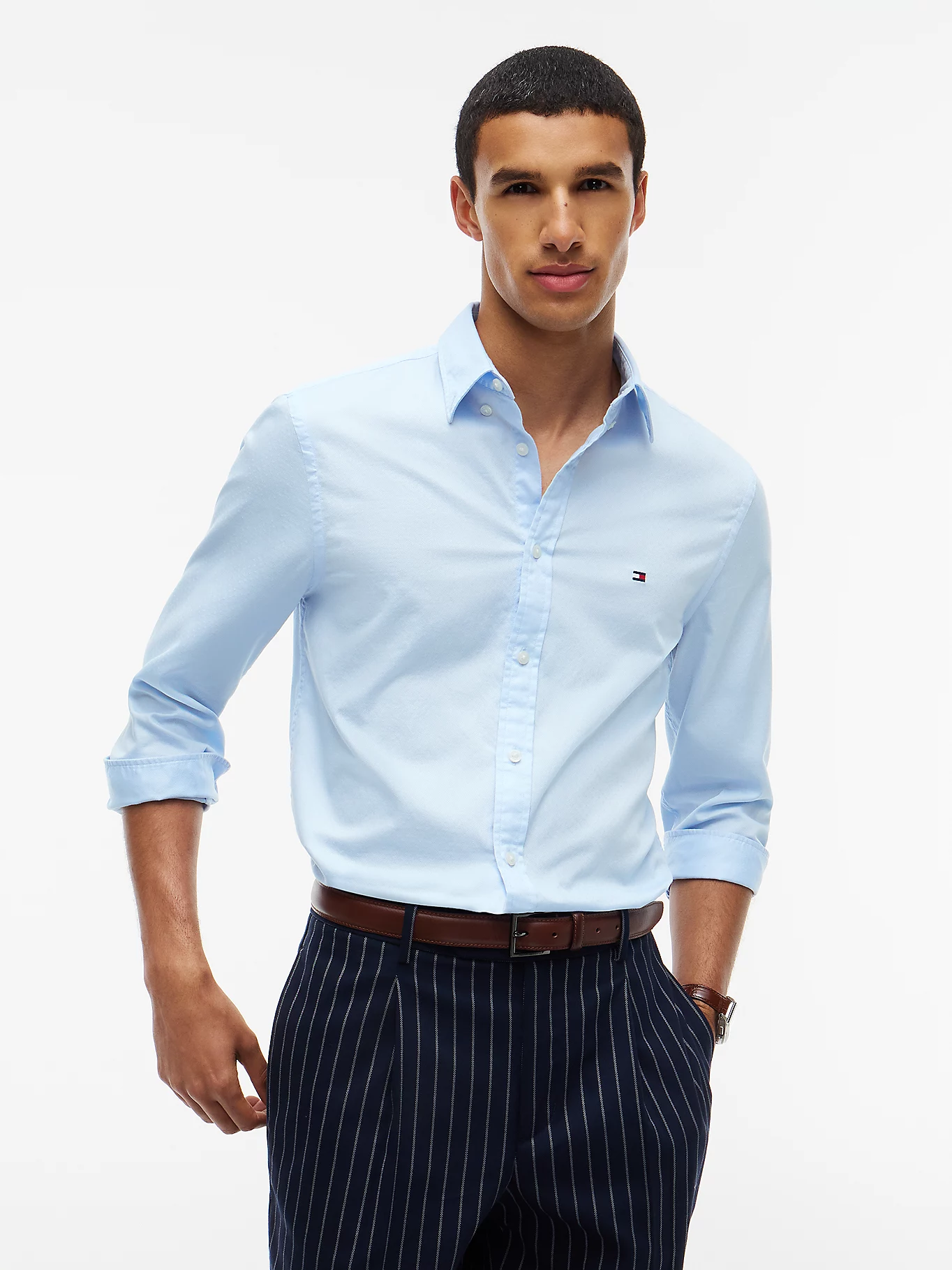 detail Tommy Hilfiger pánská světle modrá košile