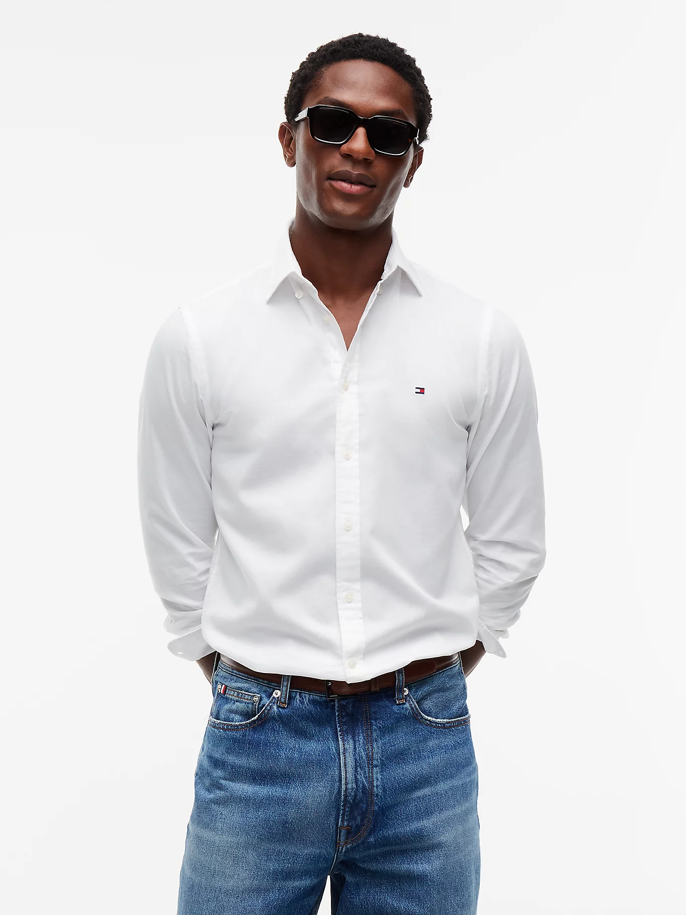 detail Tommy Hilfiger pánská bílá košile