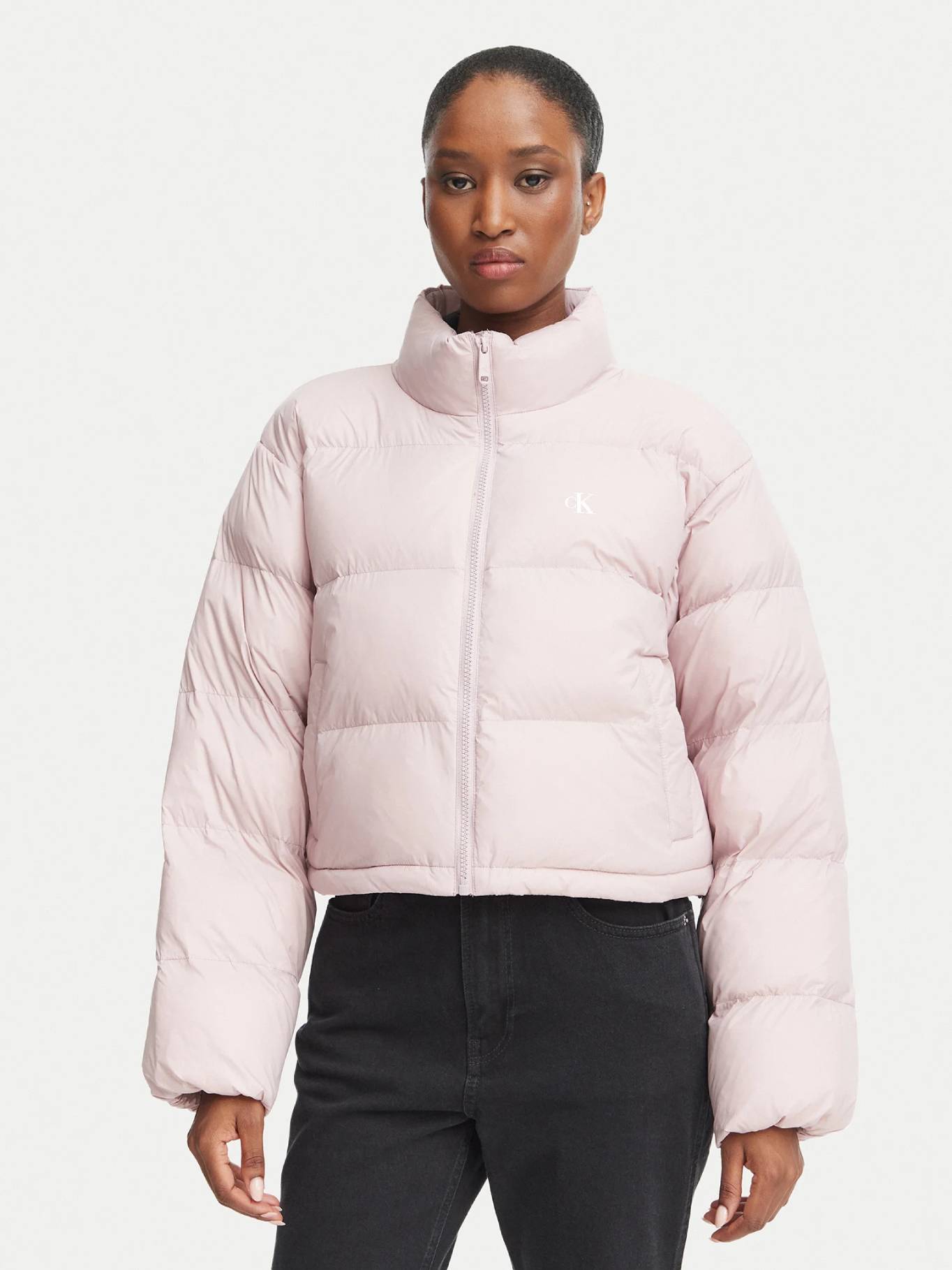 detail Calvin Klein dámská růžová bunda