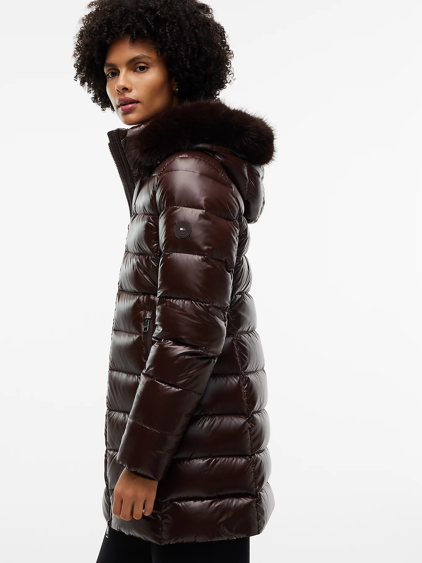 detail Tommy Hilfiger dámský hnědý kabát