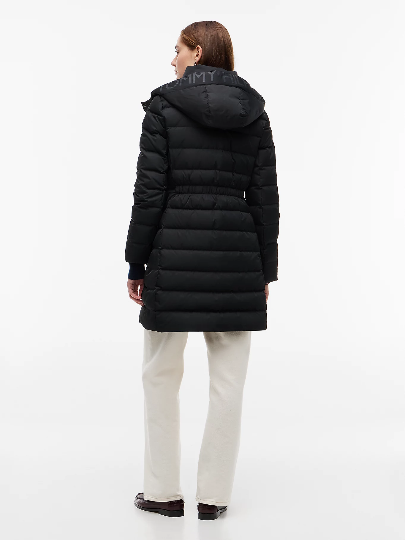 detail Tommy Hilfiger dámská černá péřová bunda