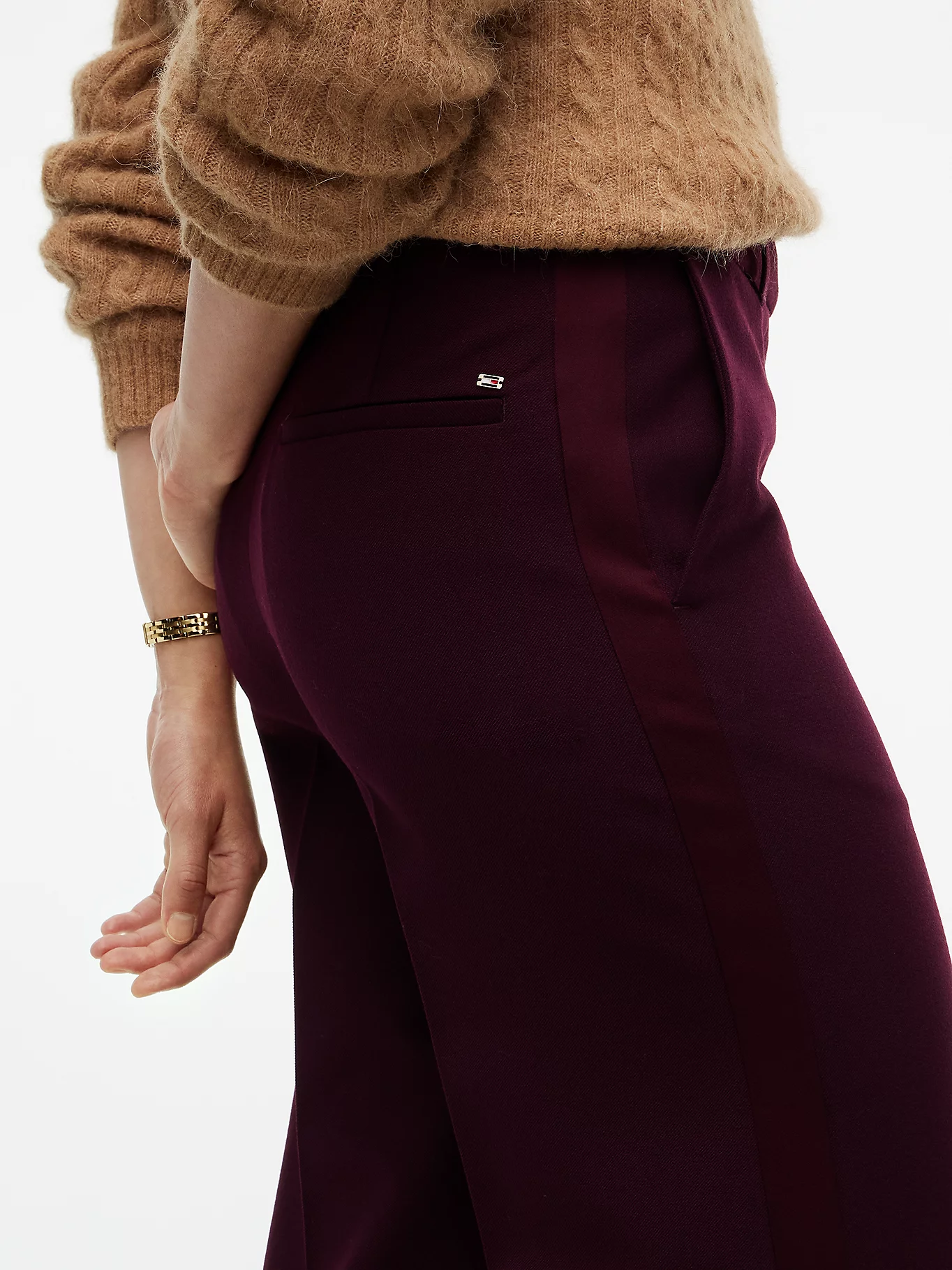 detail Tommy Hilfiger dámské tmavě vínové kalhoty