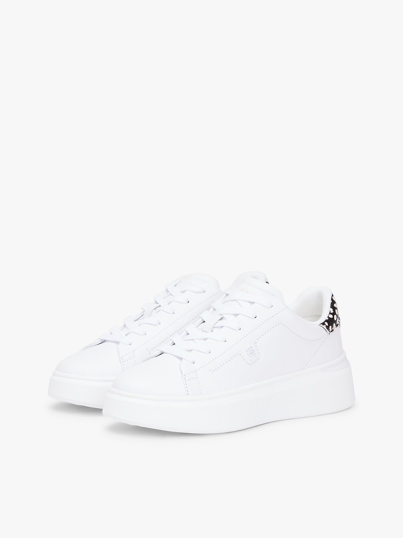 detail Tommy Hilfiger dámské bílé tenisky