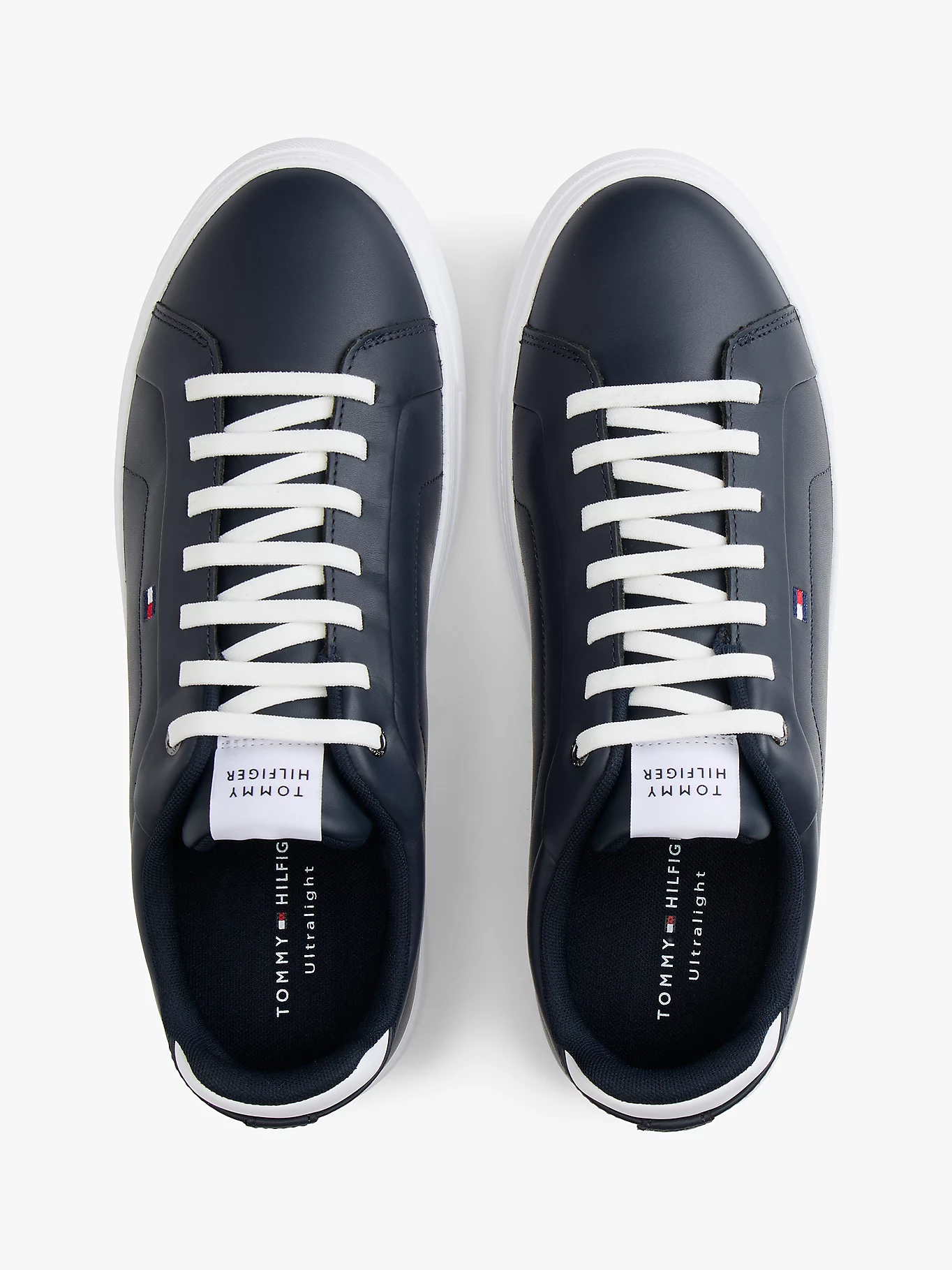 detail Tommy Hilfiger pánské tmavě modré tenisky