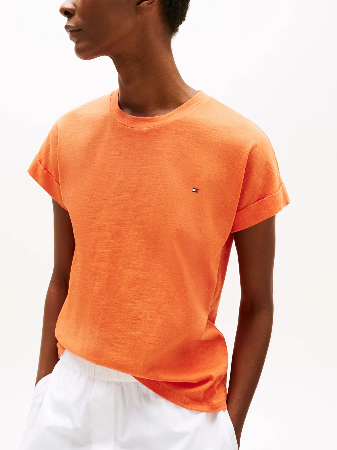 detail Tommy Hilfiger dámské oranžové tričko