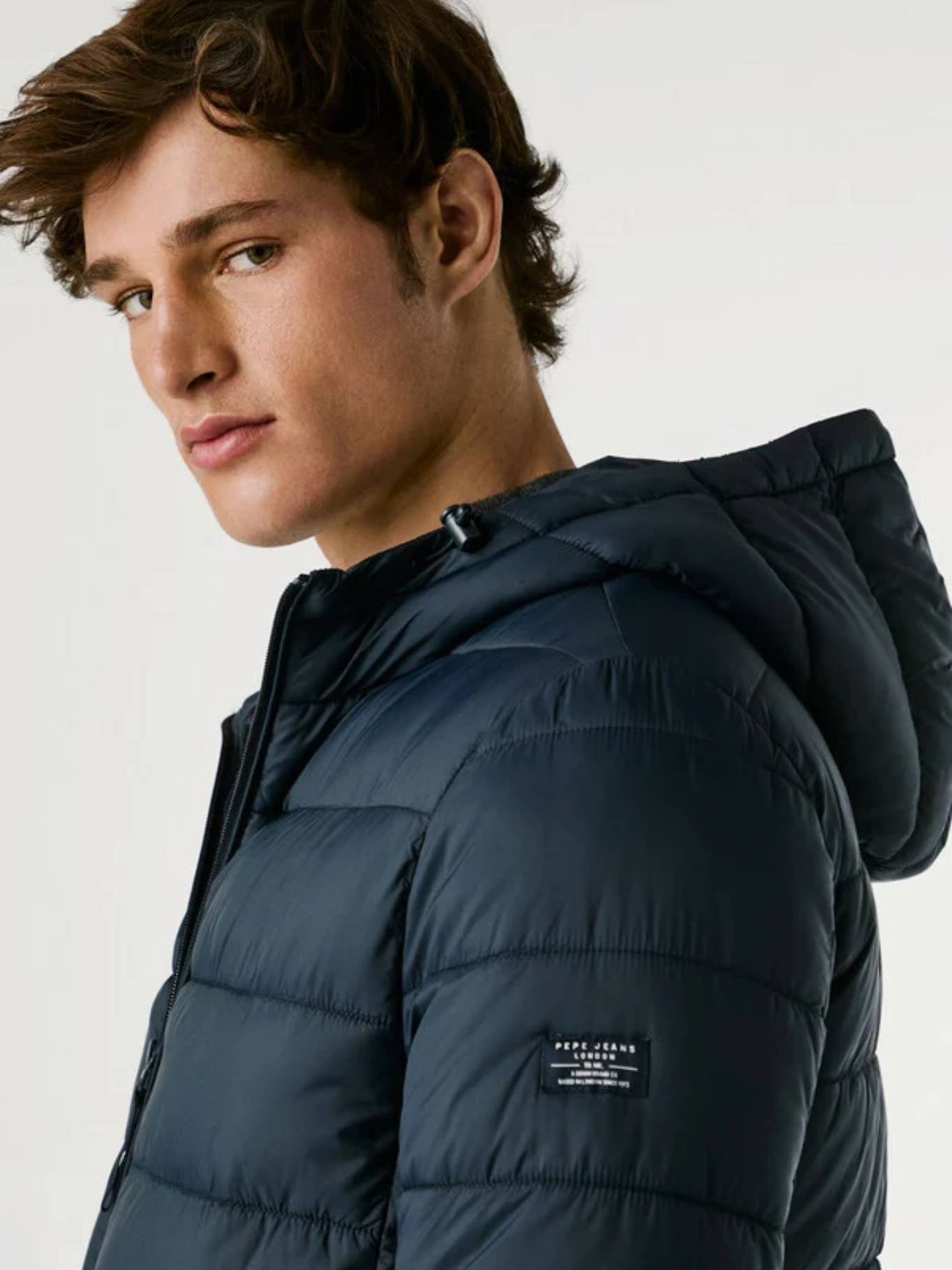 detail Pepe Jeans pánská tmavě modrá bunda